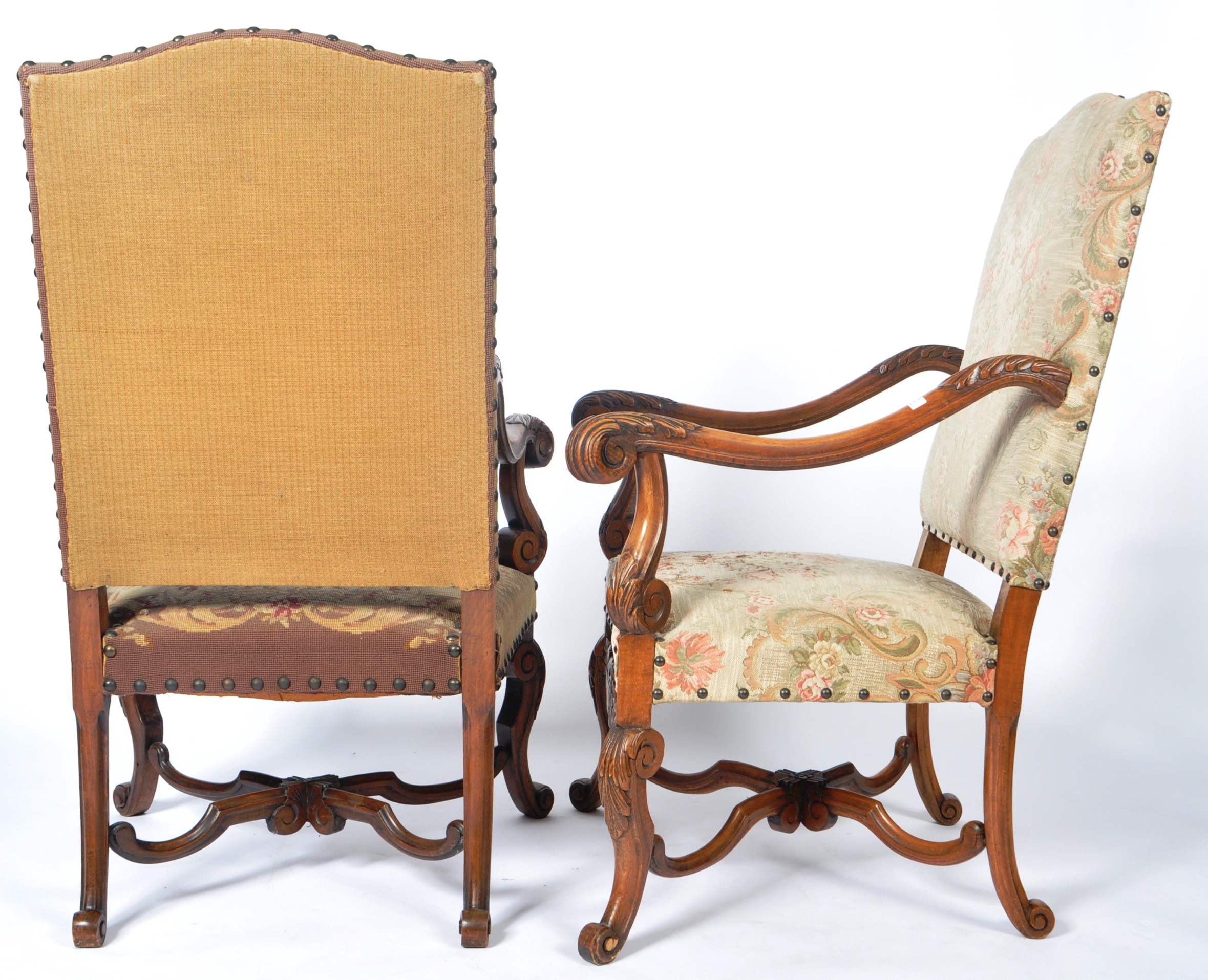 19TH CENTURY ITALIAN MANNER CARVED WALNUT THRONE CHAIRS - Image 9 of 10