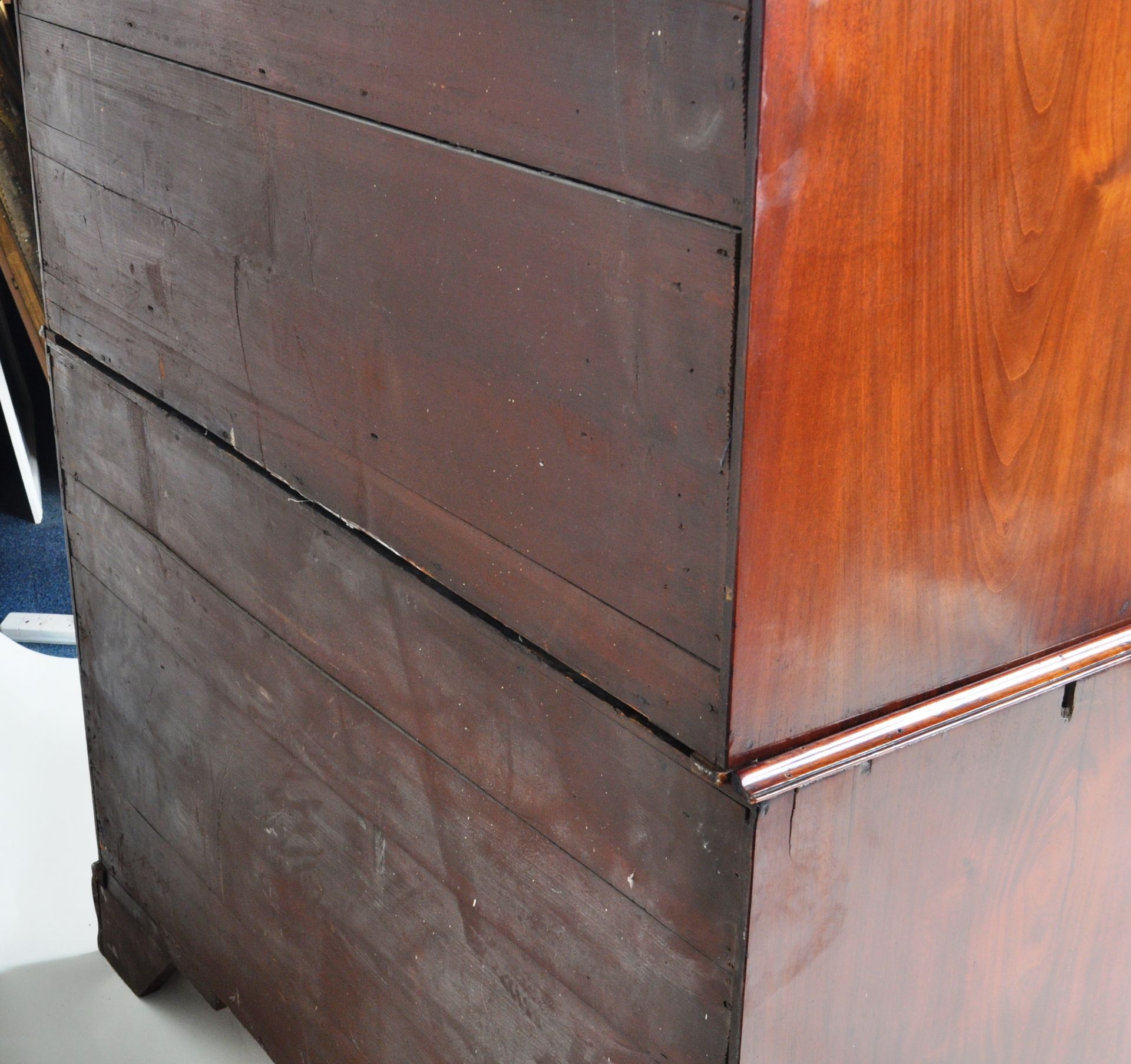 GEORGE III MAHOGANY CHEST ON CHEST OF DRAWERS - Image 9 of 11