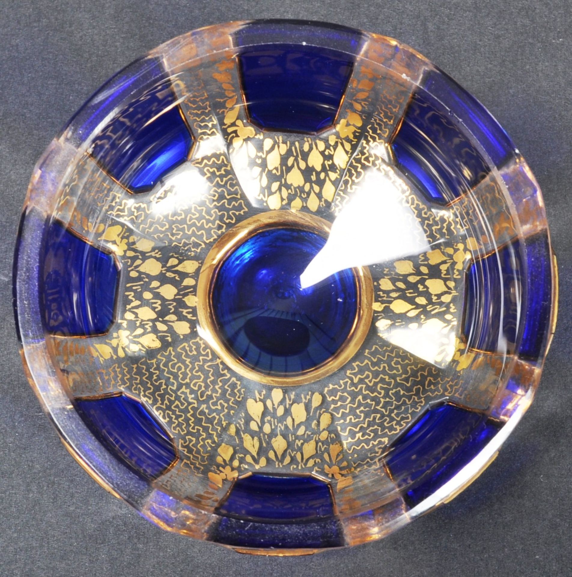 PAIR OF 19TH CENTURY MOSER GLASS TRINKET BOXES - Image 3 of 7
