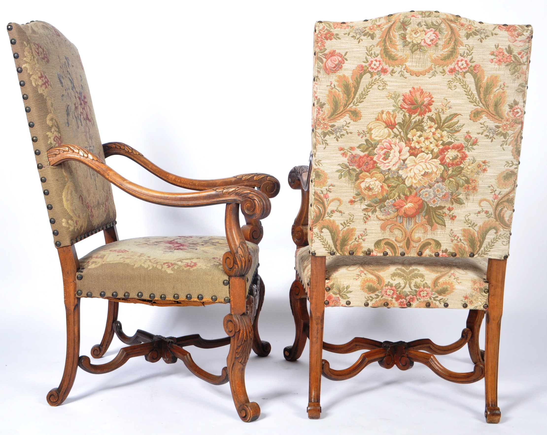 19TH CENTURY ITALIAN MANNER CARVED WALNUT THRONE CHAIRS - Image 8 of 10