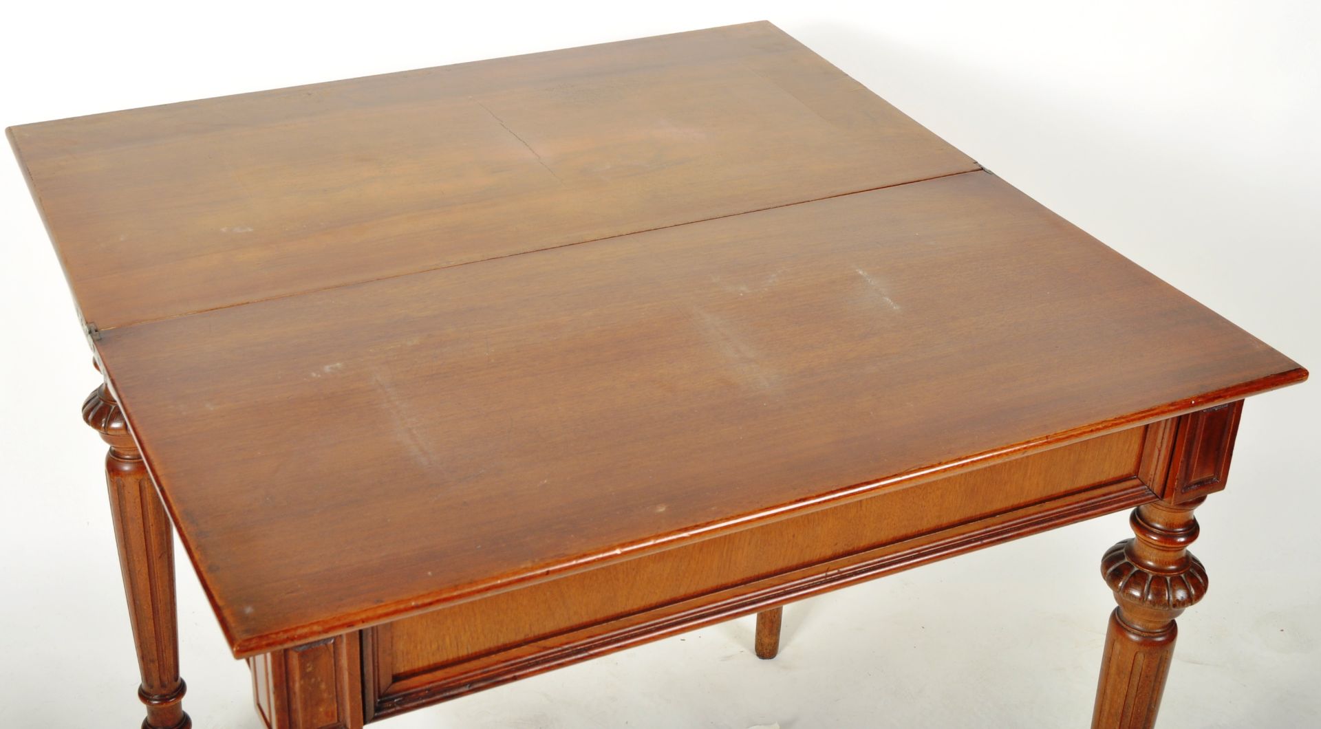 19TH CENTURY WALNUT PULL OUT TEA TABLE - Image 4 of 4