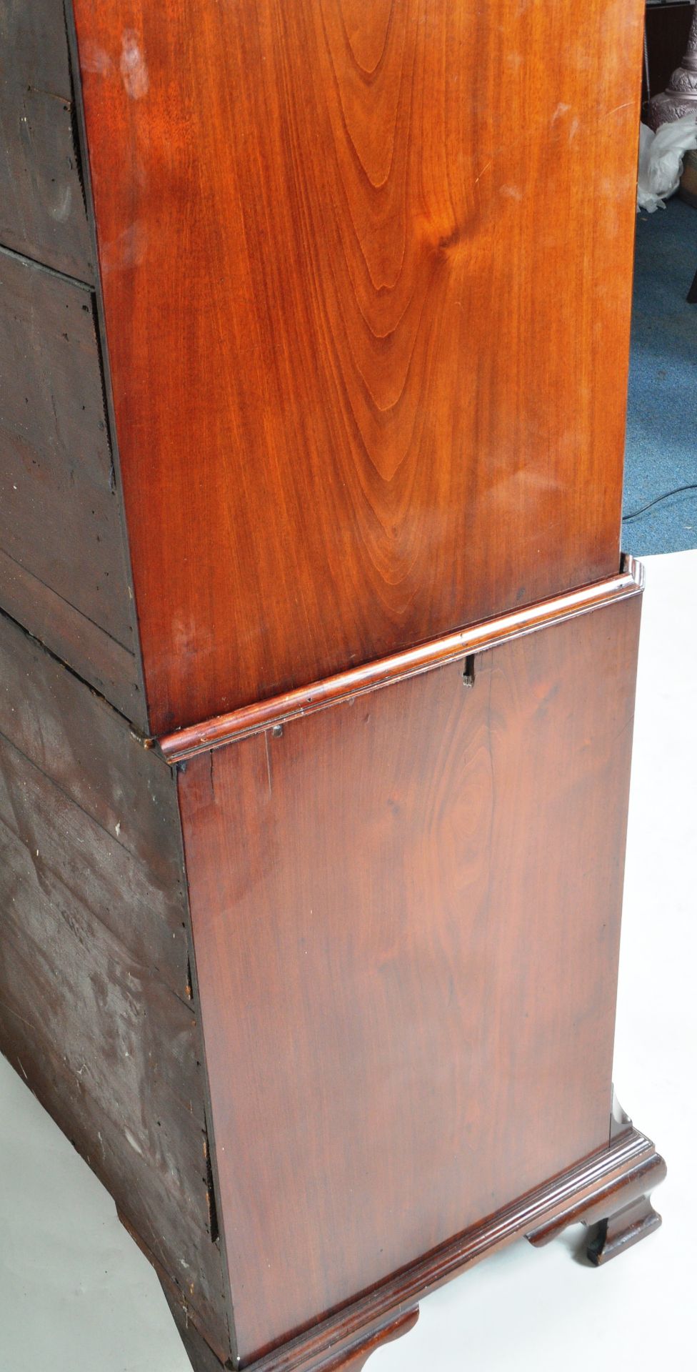 GEORGE III MAHOGANY CHEST ON CHEST OF DRAWERS - Image 8 of 11