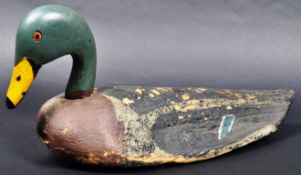 19TH CENTURY CARVED DECOY DUCK