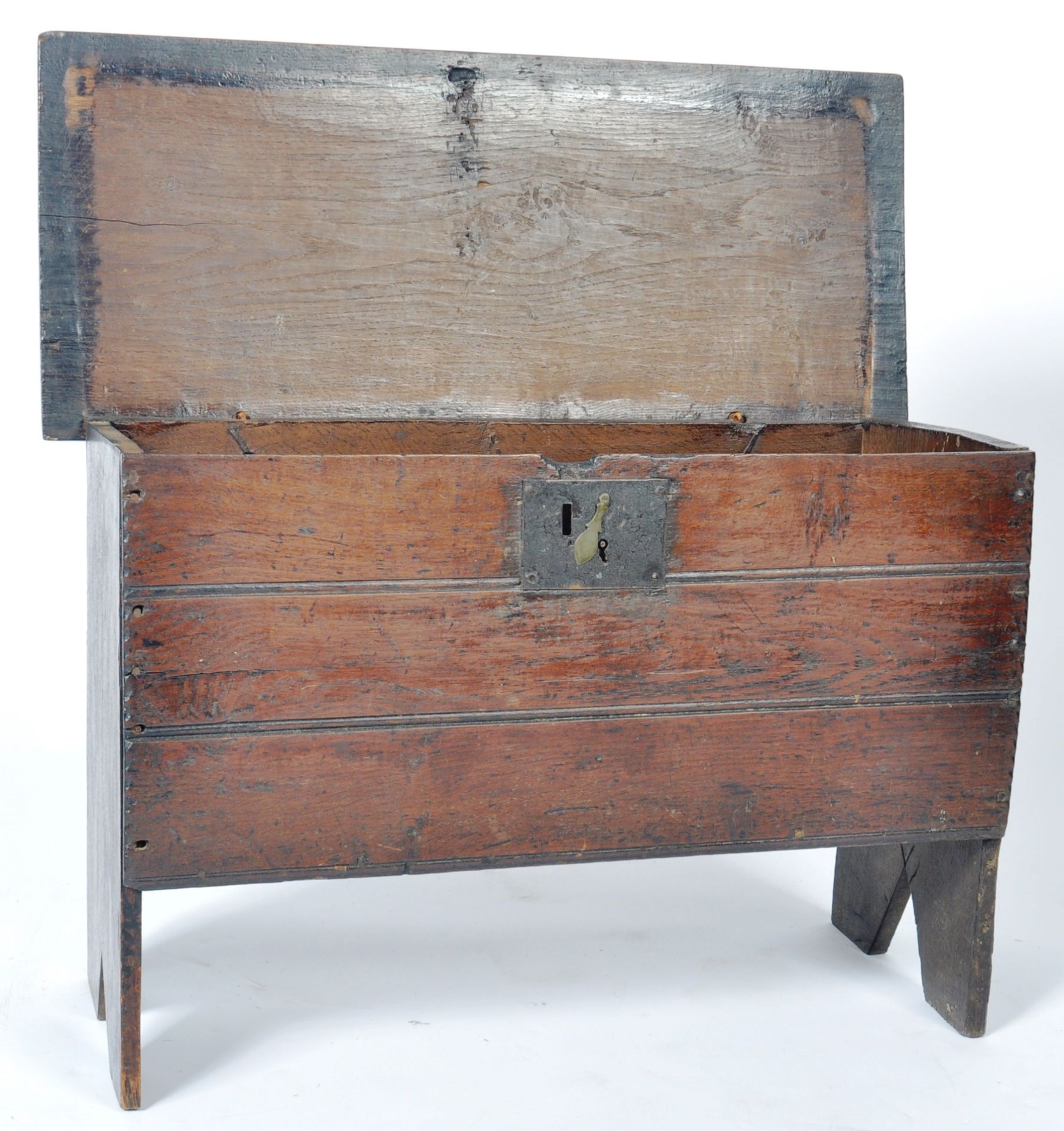 17TH CENTURY OAK COFFER BOX WITH RING HINGES - Image 3 of 6
