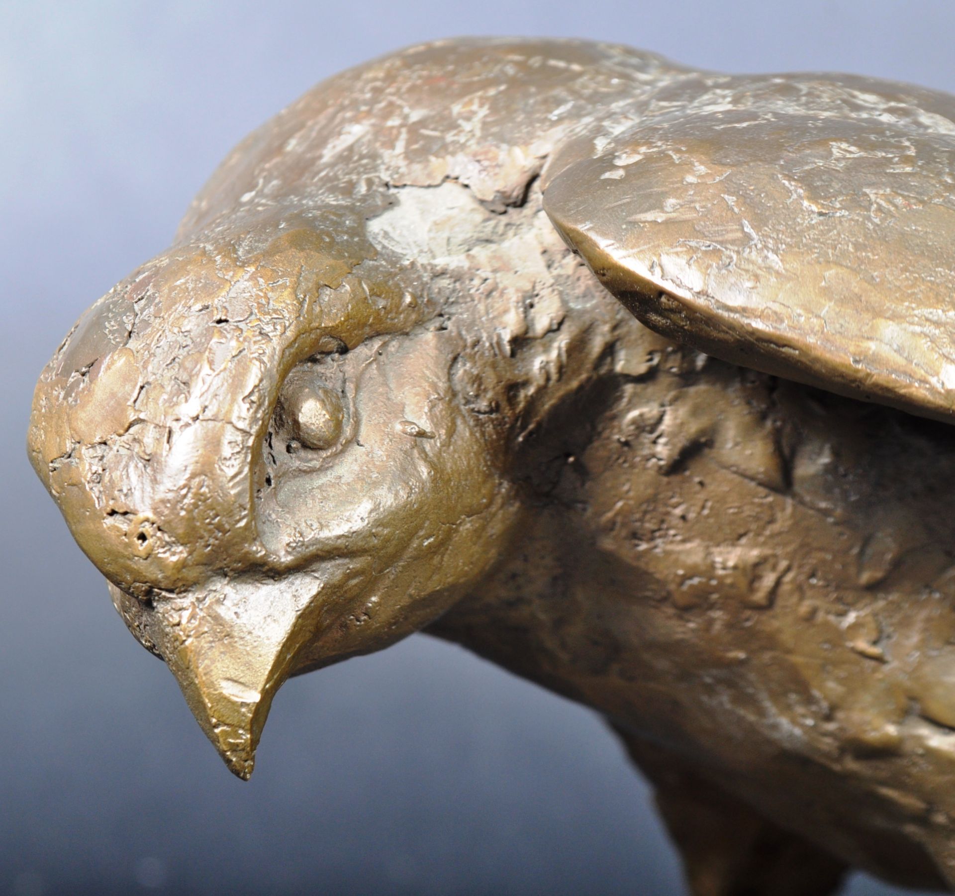 BRONZE STATUE FIGURE OF A FALCON STOOD UPON HIS PREY - Image 2 of 7
