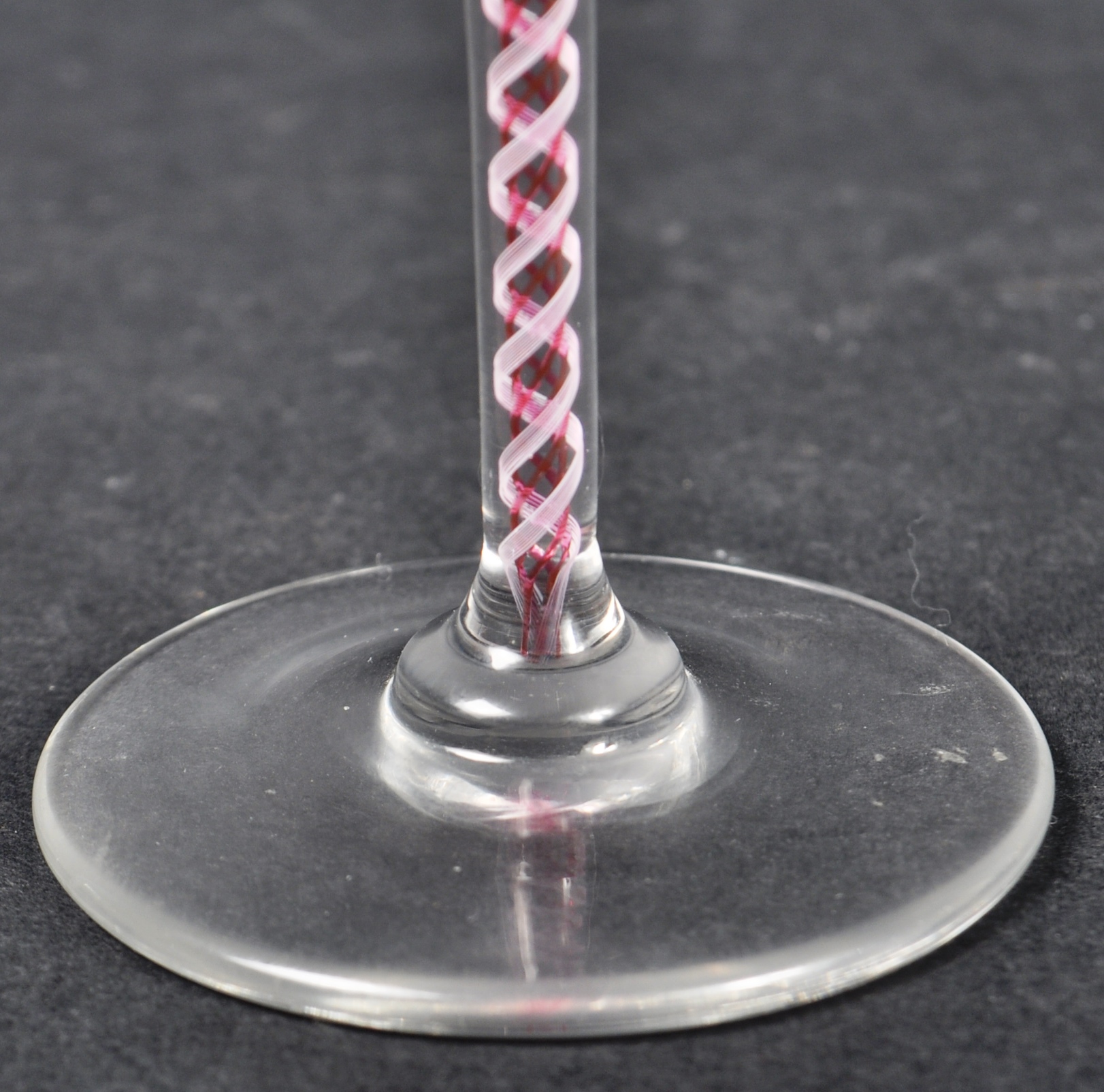 18TH CENTURY DOUBLE AIR TWIST STEM WINE DRINKING GLASS - Image 4 of 6