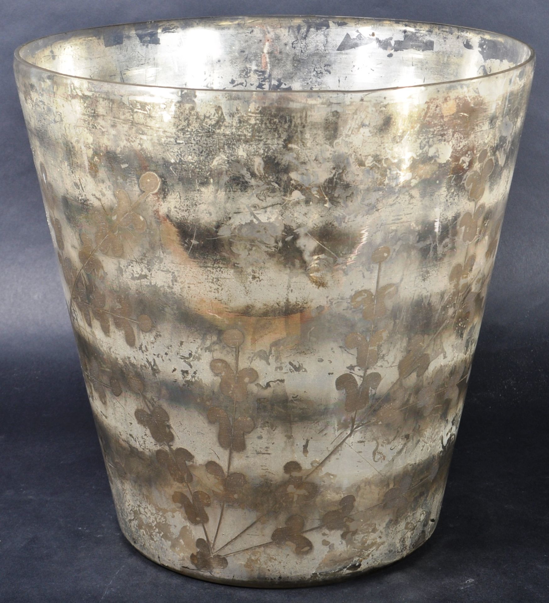 LARGE 19TH CENTURY GEORGE III ETCHED SLIVERED WINE BUCKET - Image 7 of 7
