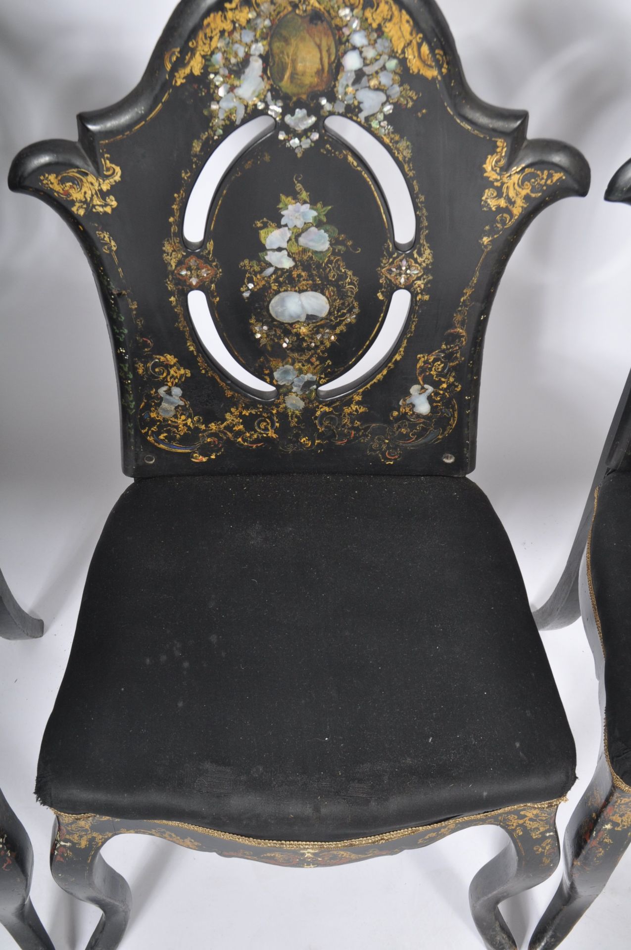 MATCHING SET OF FOUR 19TH CENTURY CHINOISERIE DINING CHAIRS - Image 4 of 8