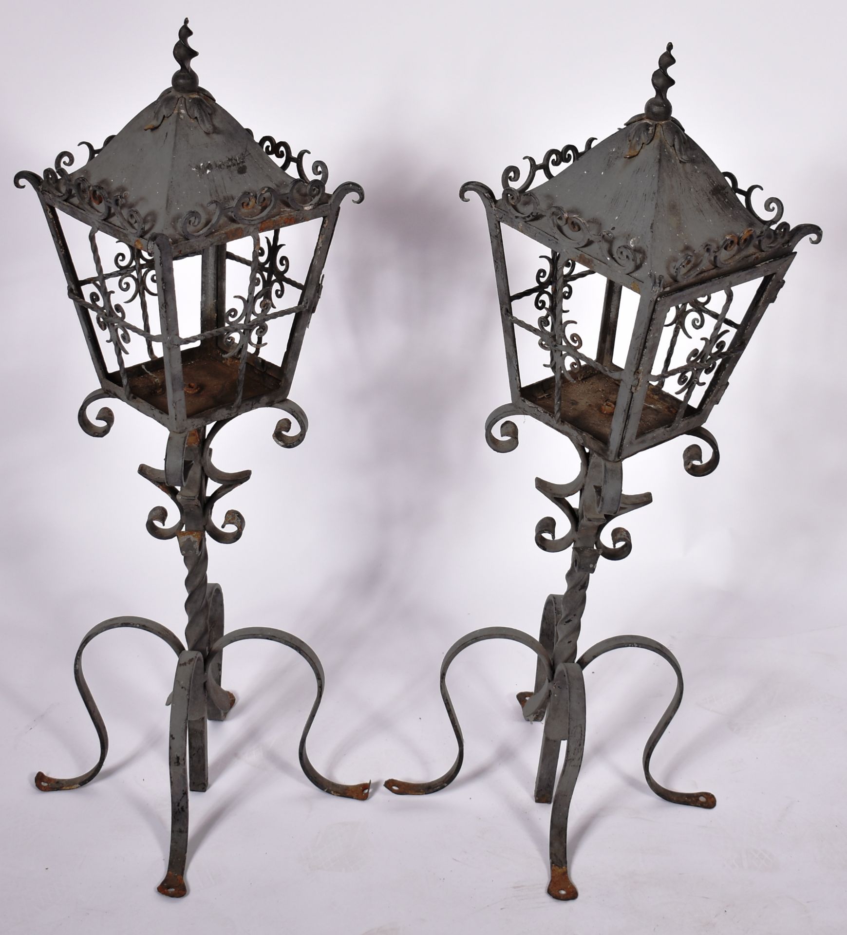 MATCHING PAIR OF VICTORIAN CAST IRON POST LANTERNS - Image 2 of 7