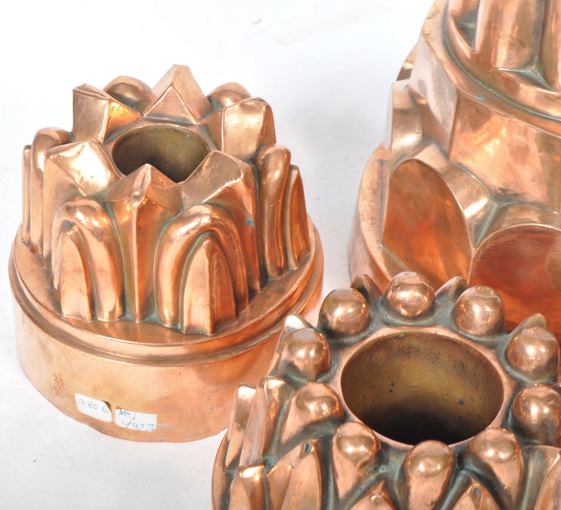 COLLECTION OF LARGE VICTORIAN COPPER JELLY MOULDS - Image 9 of 9