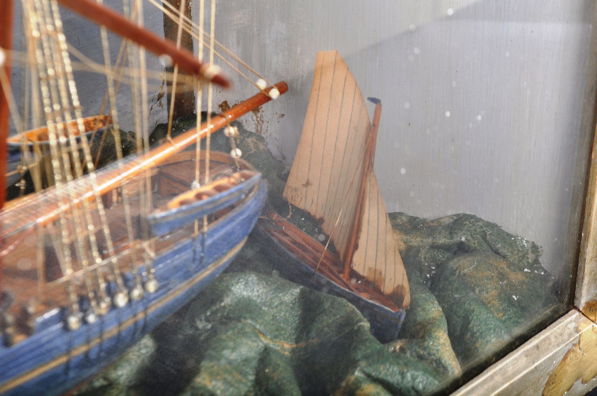 19TH CENTURY CASED MODEL OF A SHIP - Image 6 of 6