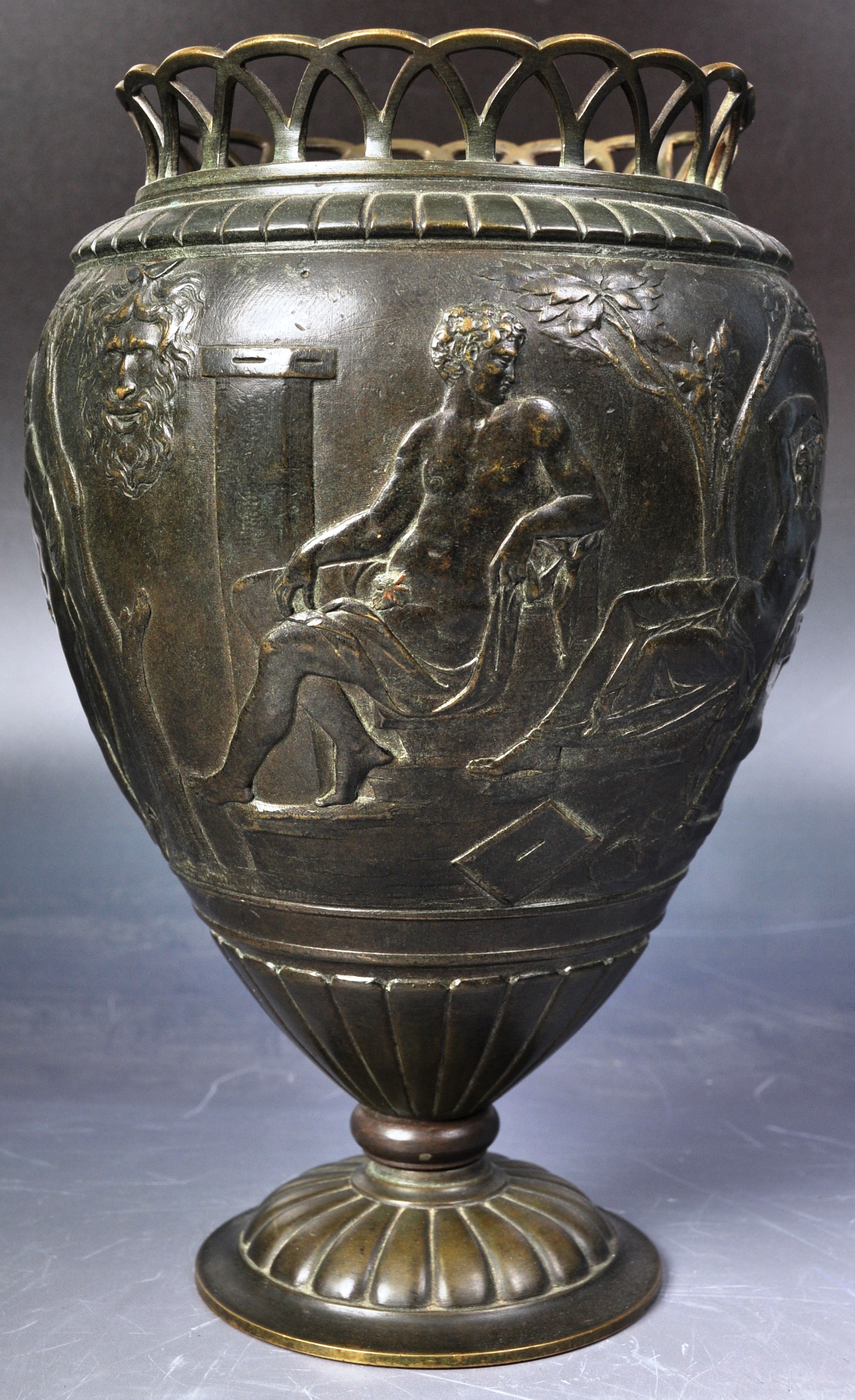 19TH CENTURY ITALIAN GRAND TOUR BRONZE URN VASE - Image 4 of 10