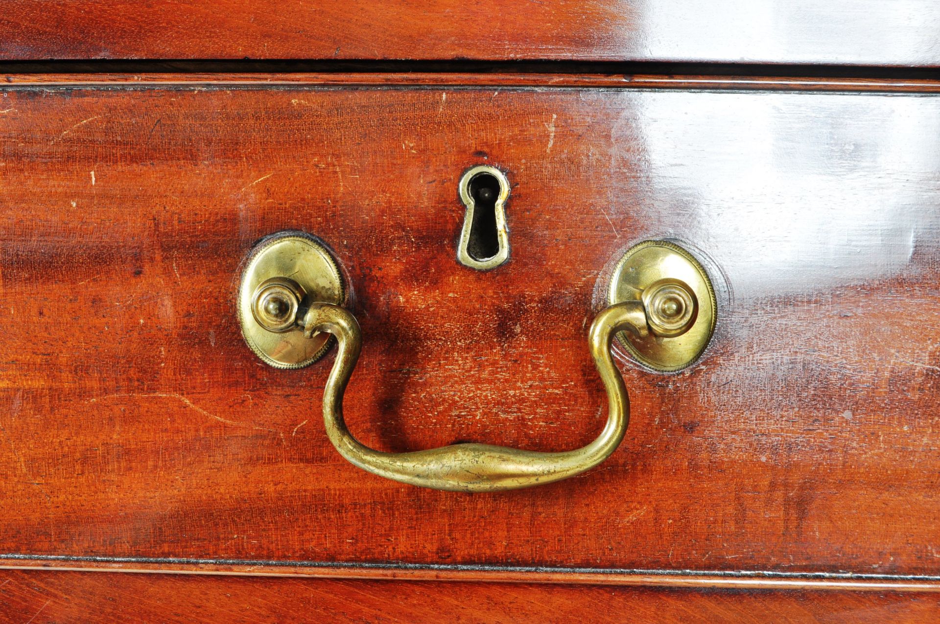 GEORGE III MAHOGANY CHEST ON CHEST OF DRAWERS - Image 7 of 11