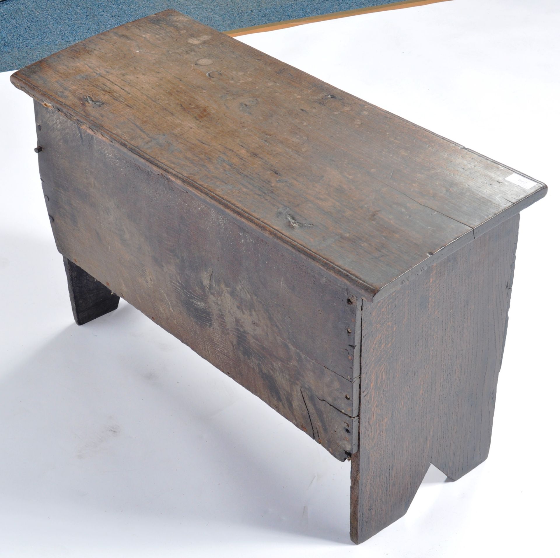 17TH CENTURY OAK COFFER BOX WITH RING HINGES - Image 6 of 6