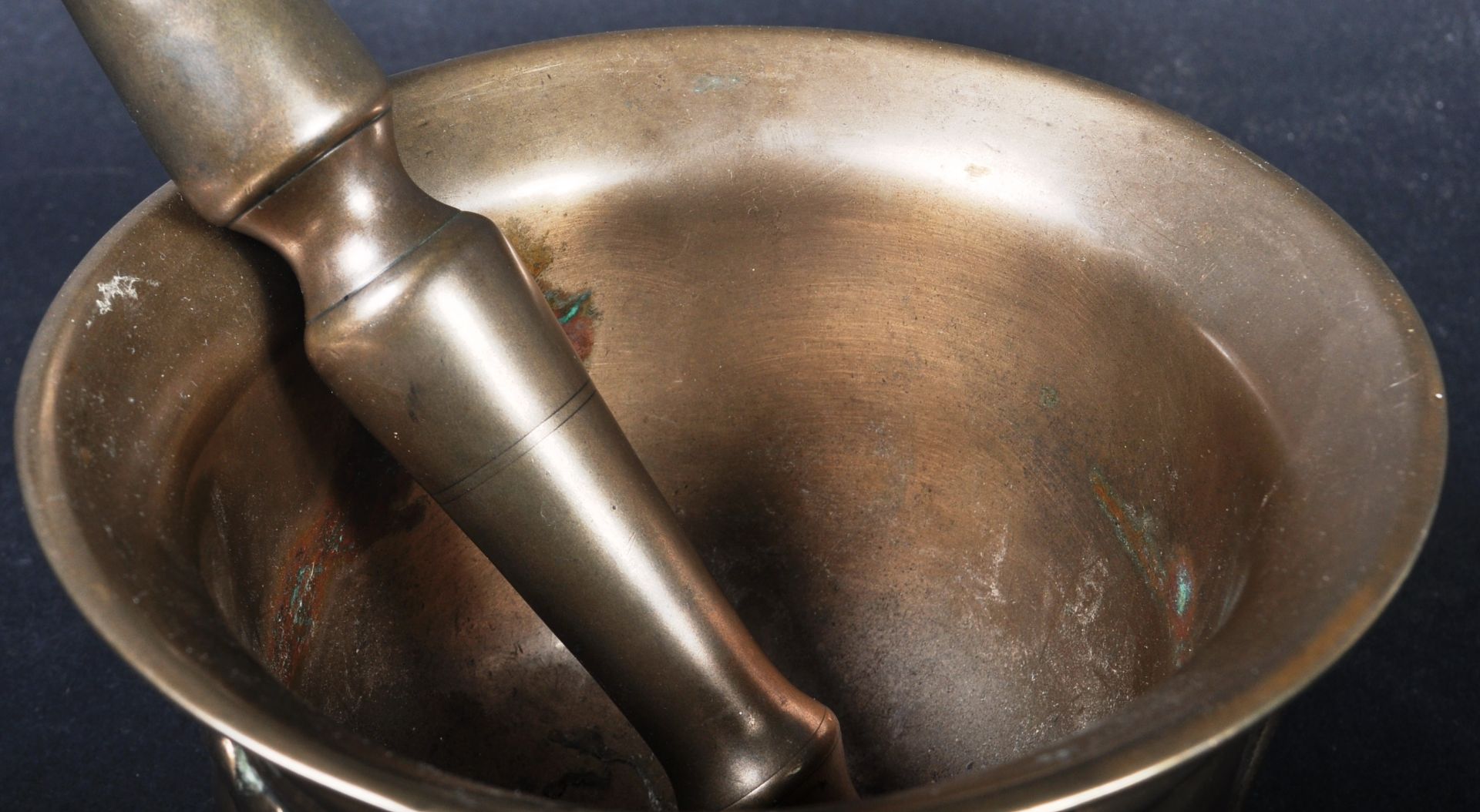 17TH CENTURY BRONZE APOTHECARY PESTLE & MORTAR - Image 3 of 9