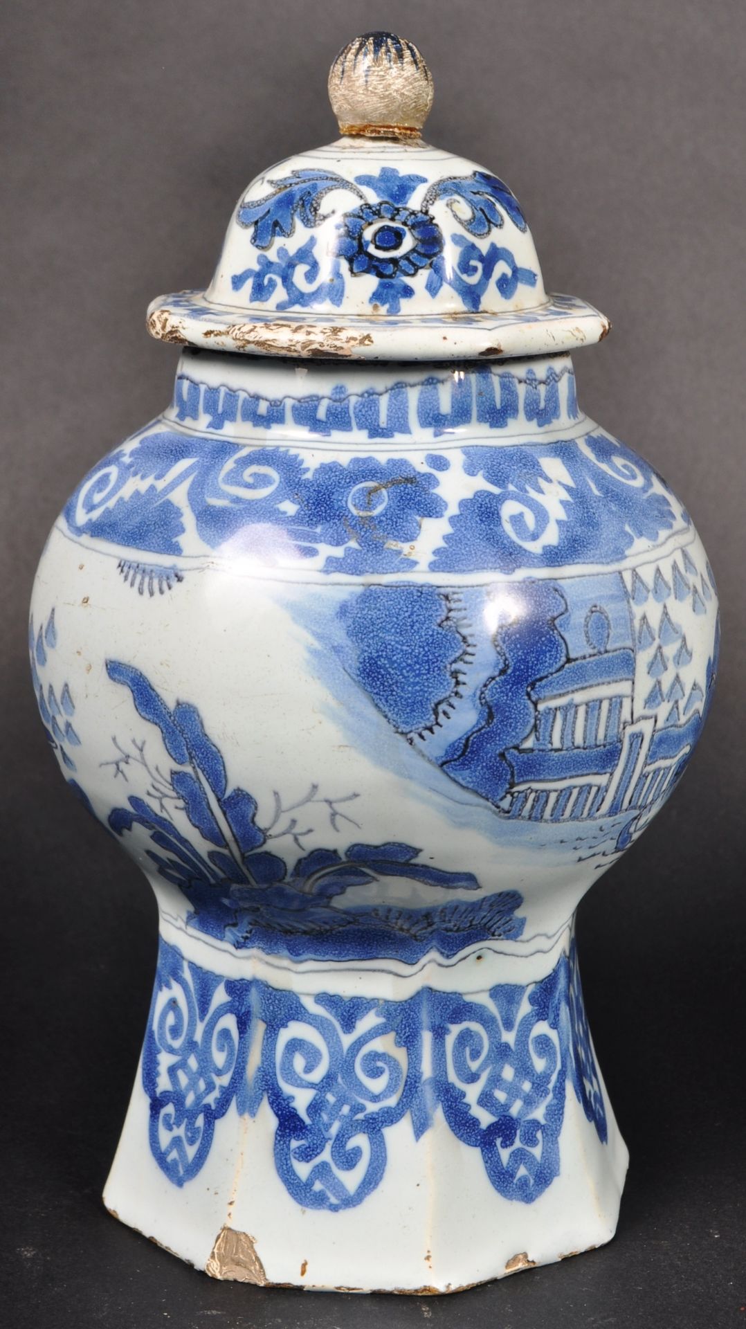 18TH CENTURY ENGLISH DELFT CHINESE PATTERN VASE & COVER - Image 8 of 9