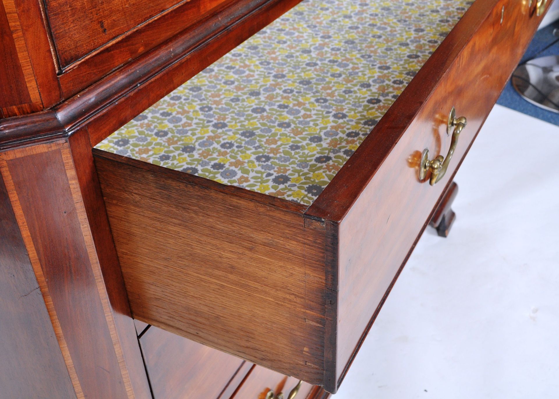 GEORGE III MAHOGANY CHEST ON CHEST OF DRAWERS - Image 6 of 11