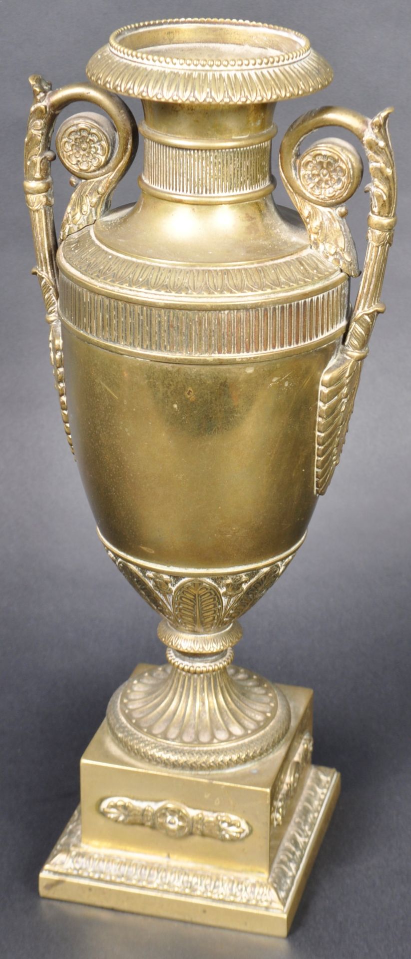 19TH CENTURY FRENCH BRASS CLASSICAL VASE - Image 2 of 7