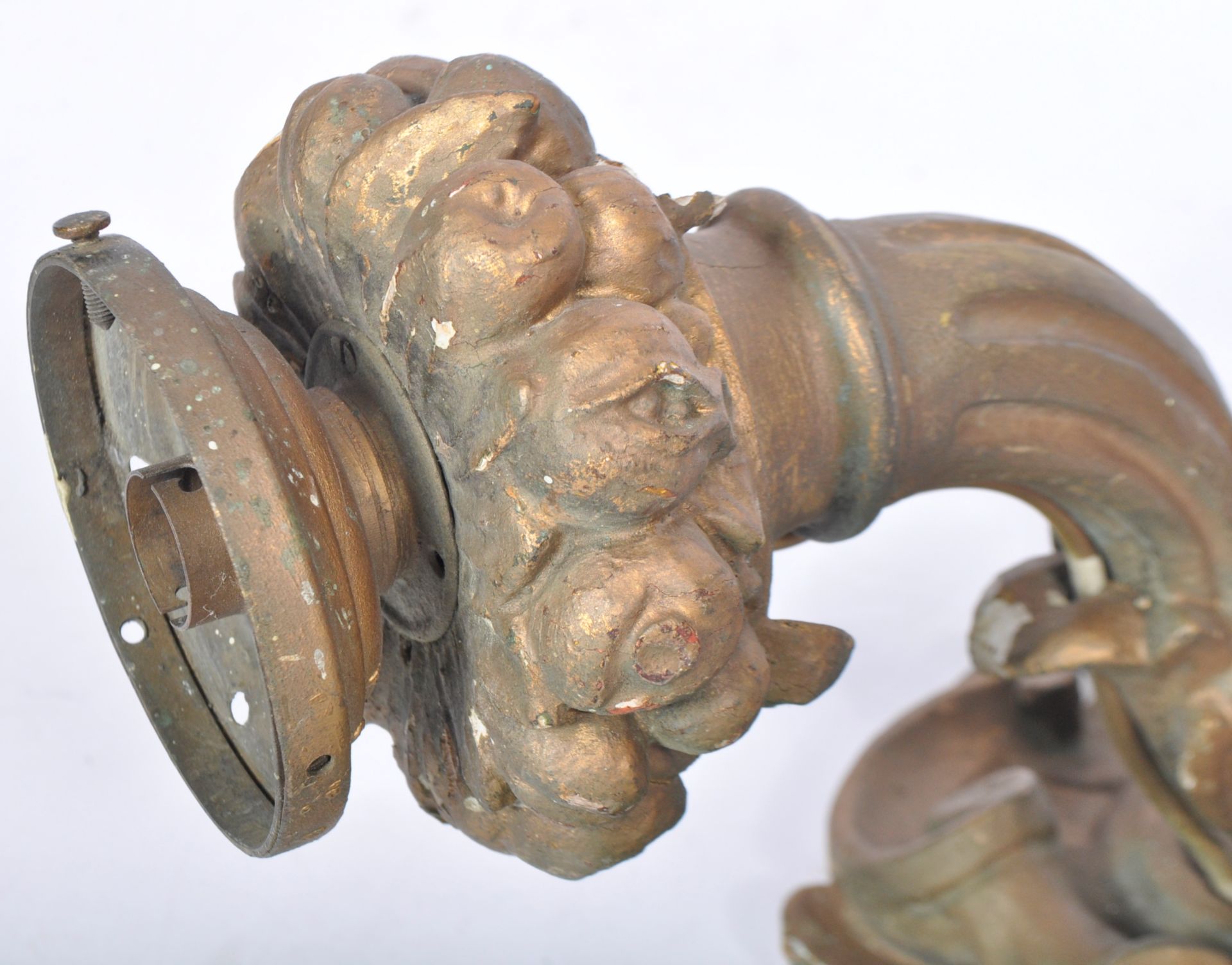 MATCHING PAIR OF 19TH CENTURY VICTORIAN GILT WALL LIGHTS - Image 2 of 10