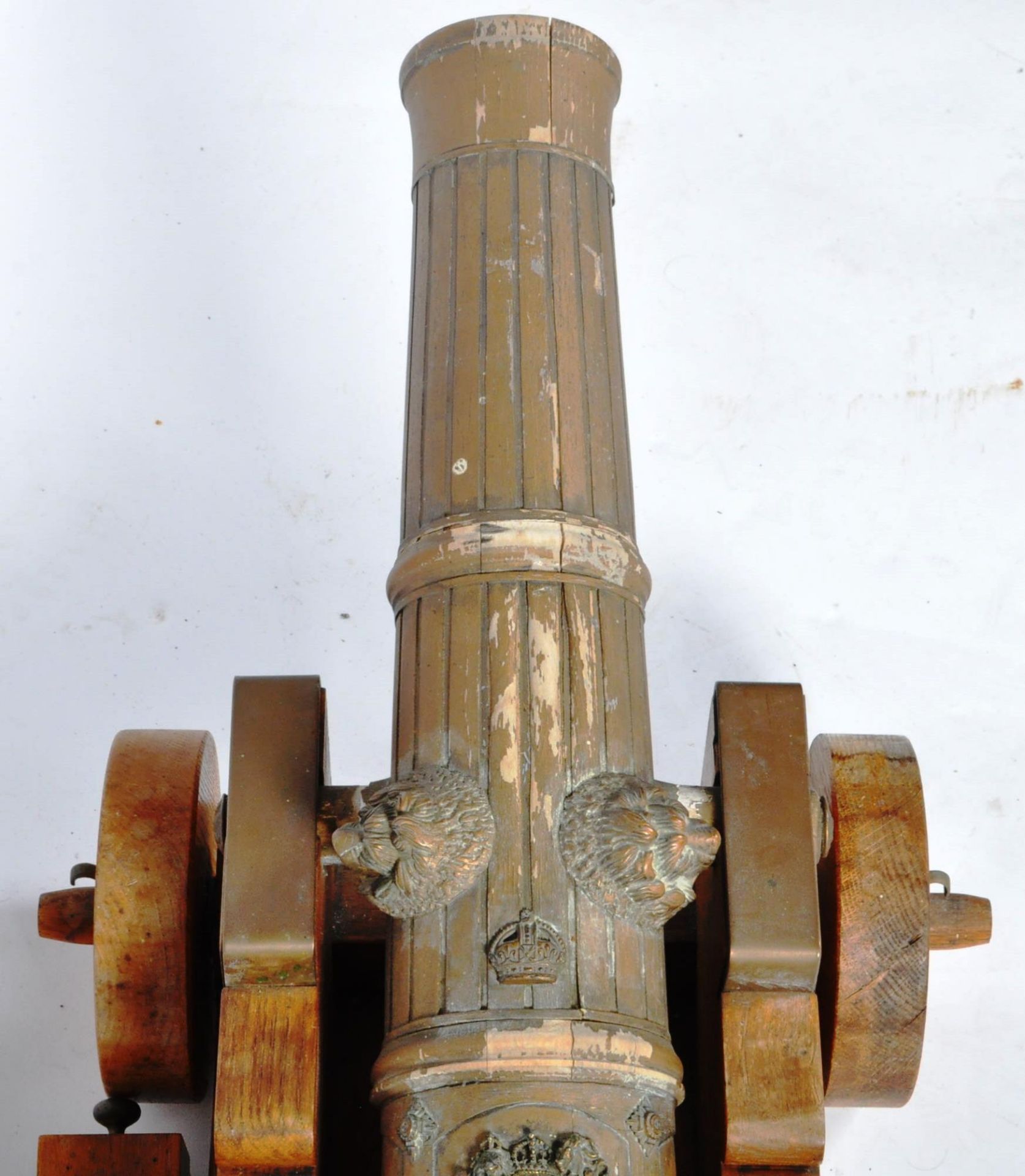 19TH CENTURY SCALE DOWN SIZE CARVED OAK MODEL CANNON - Image 4 of 13