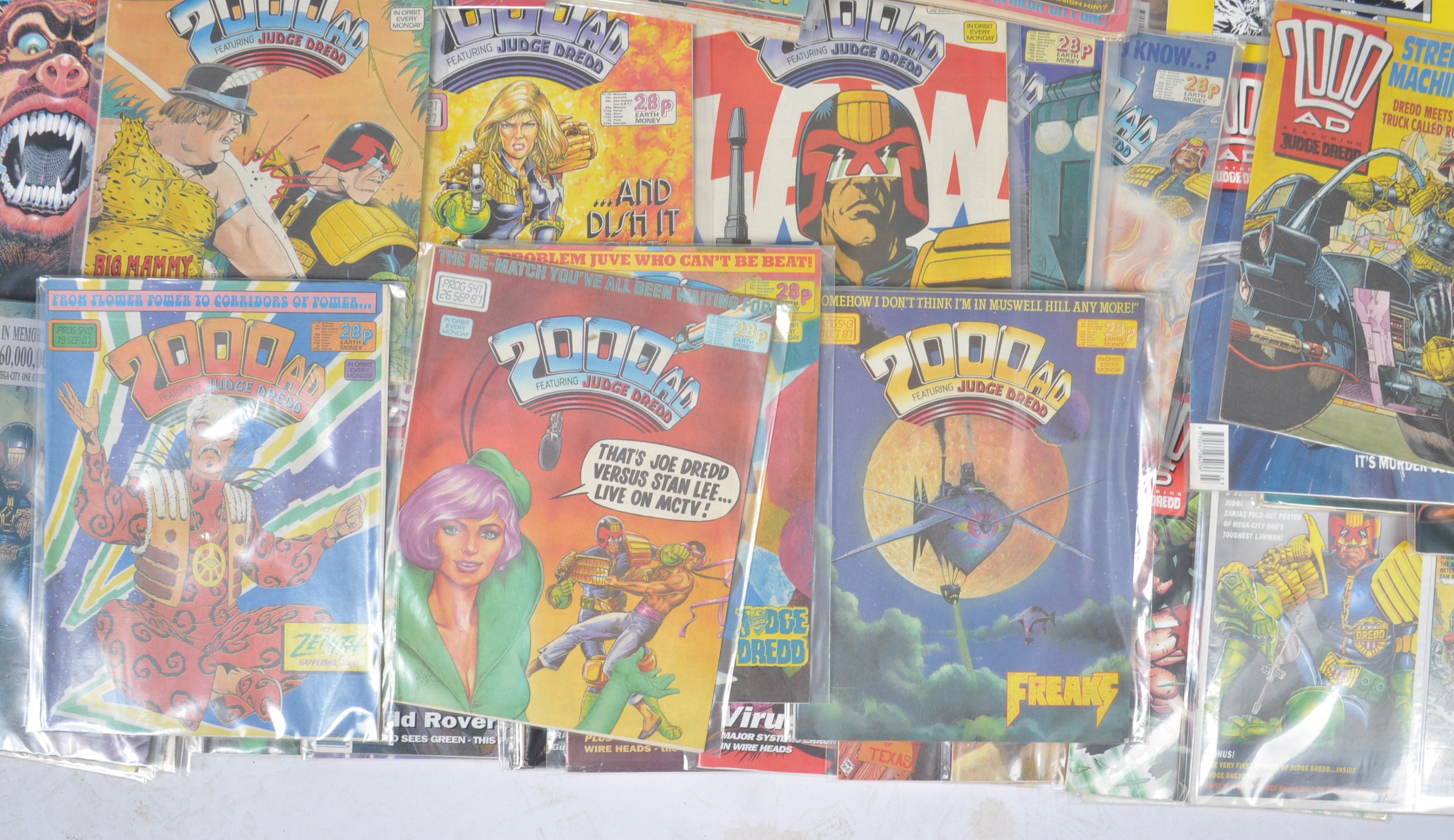 COMIC BOOKS - 2000AD - LARGE COLLECTION OF VINTAGE COMIC BOOKS - Image 6 of 17