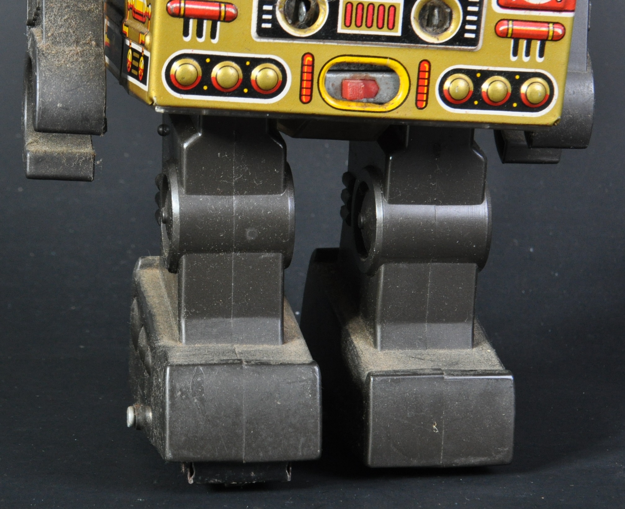 VINTAGE JAPANESE HORIKAWA MADE TIN PLATE BATTERY OPERATED ROBOT - Image 5 of 6