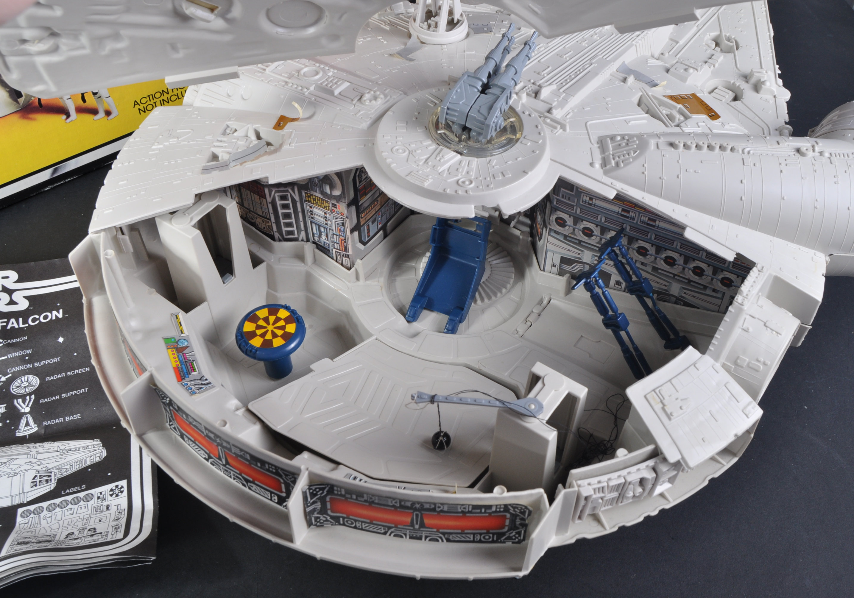 STAR WARS - EMPIRE STRIKES BACK PALITOY MILLENNIUM FALCON PLAYSET - Image 3 of 10