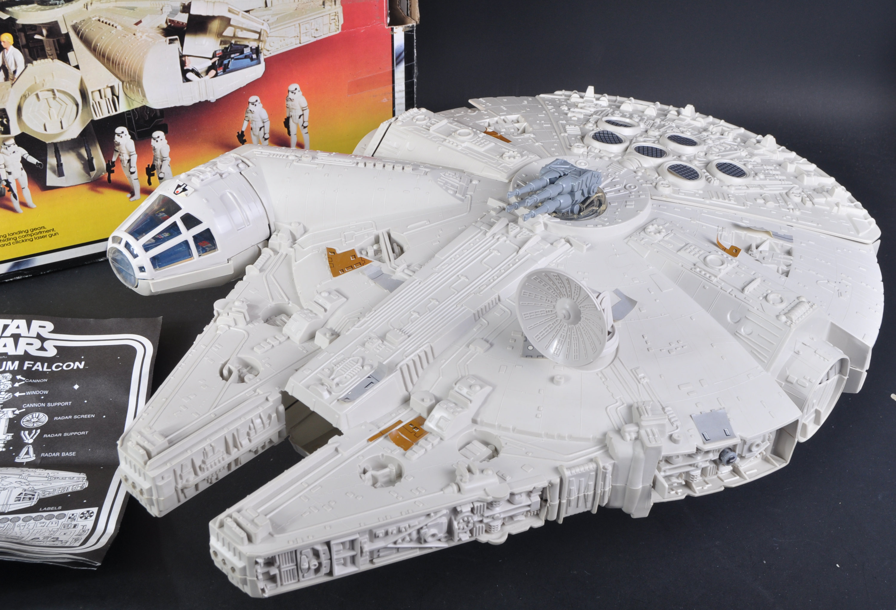 STAR WARS - EMPIRE STRIKES BACK PALITOY MILLENNIUM FALCON PLAYSET - Image 2 of 10
