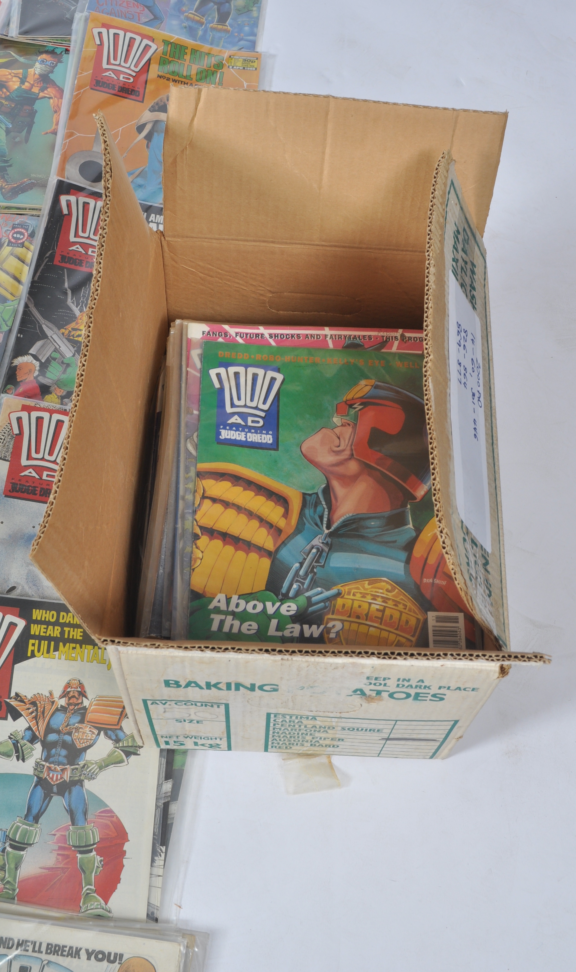 COMIC BOOKS - 2000AD - LARGE COLLECTION OF VINTAGE COMIC BOOKS - Image 16 of 17
