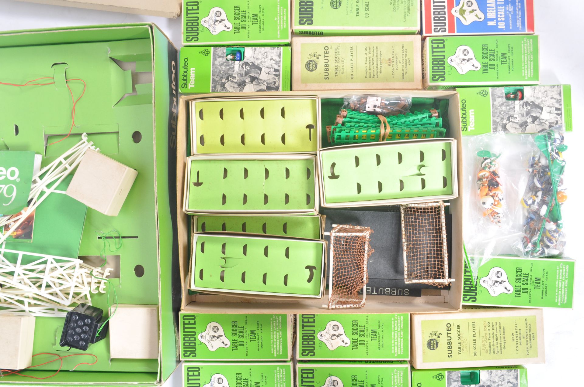 LARGE COLLECTION OF VINTAGE SUBBUTEO TABLE TOP FOOTBALL SETS - Bild 3 aus 11