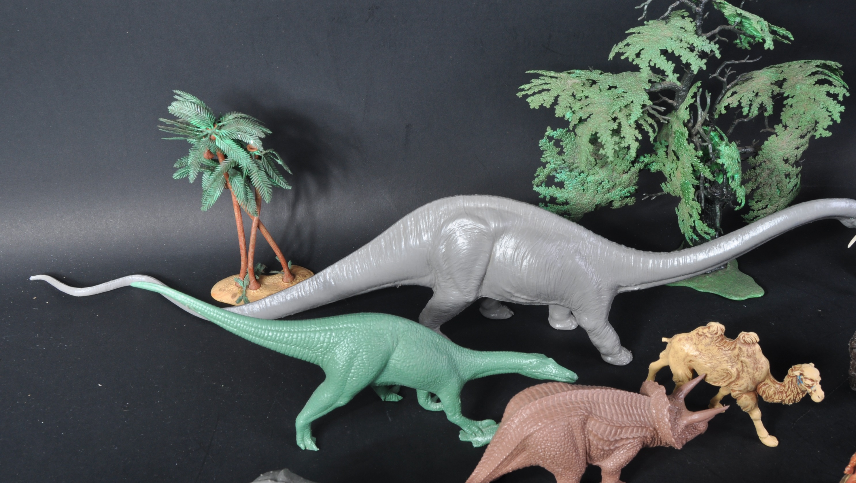 COLLECTION OF ASSORTED BRITAINS PLASTIC ZOO ANIMALS - Image 2 of 11