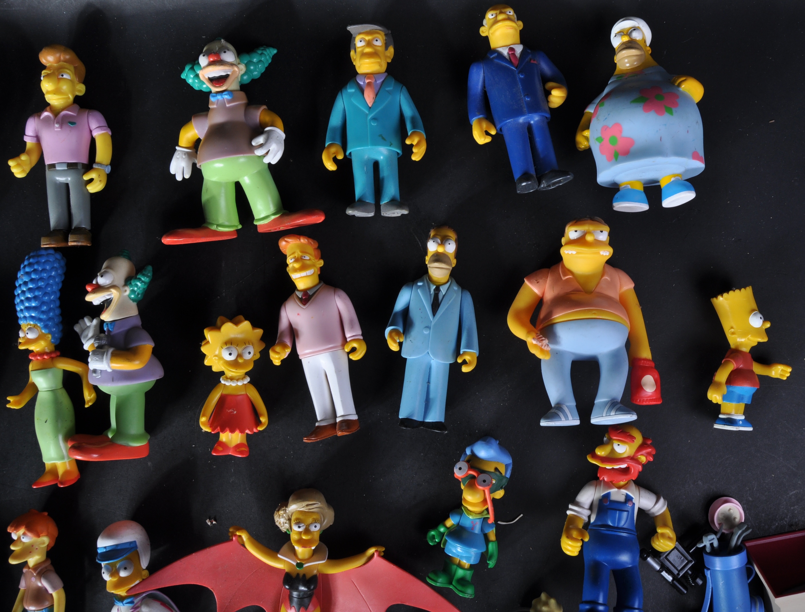 THE SIMPSONS - PLAYMATES ' WORLD OF SPRINGFIELD ' FIGURINES - Image 3 of 5