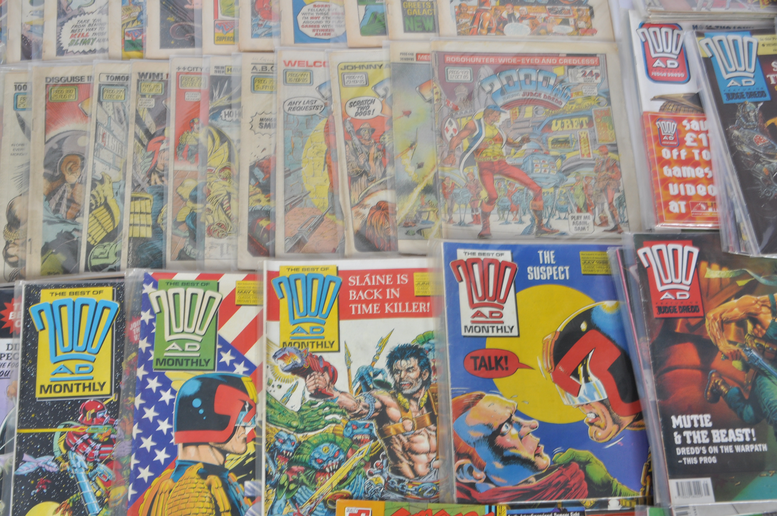 COMIC BOOKS - 2000AD - LARGE COLLECTION OF VINTAGE COMIC BOOKS - Image 14 of 17