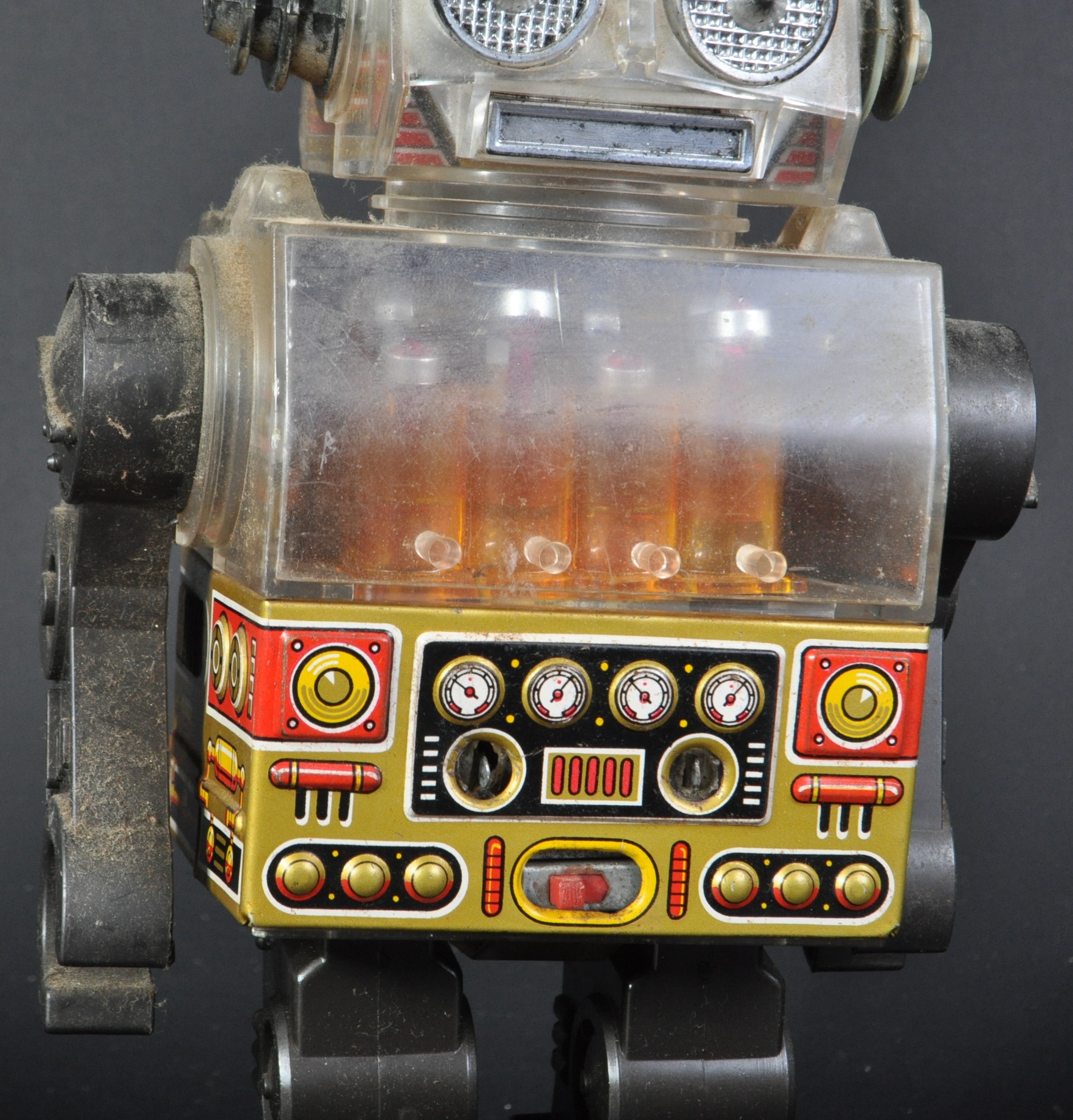 VINTAGE JAPANESE HORIKAWA MADE TIN PLATE BATTERY OPERATED ROBOT - Image 4 of 6