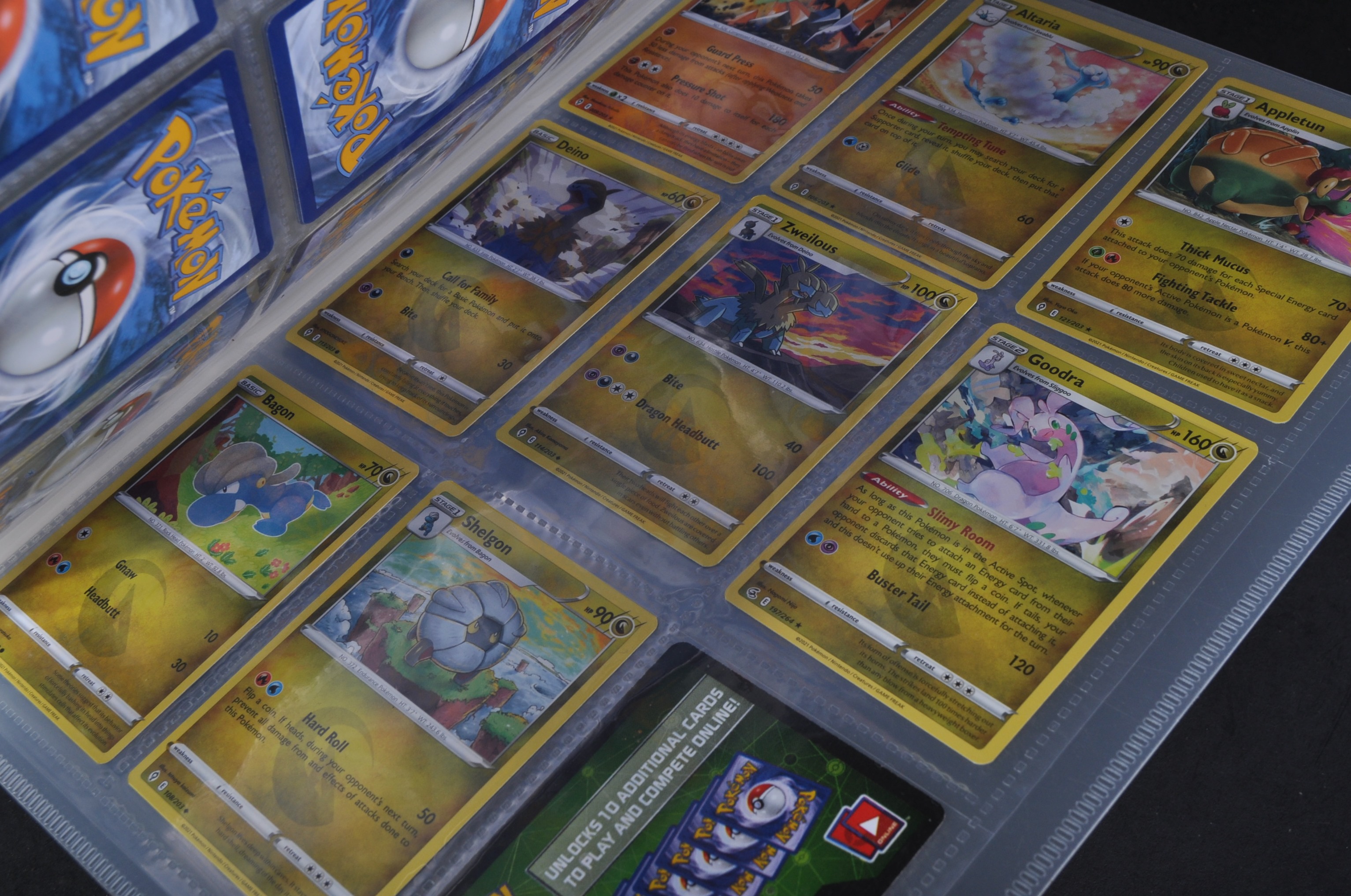POKEMON TRADING CARD GAME - LARGE COLLECTION OF ASSORTED 2020/21 POKEMON CARDS - Image 10 of 10