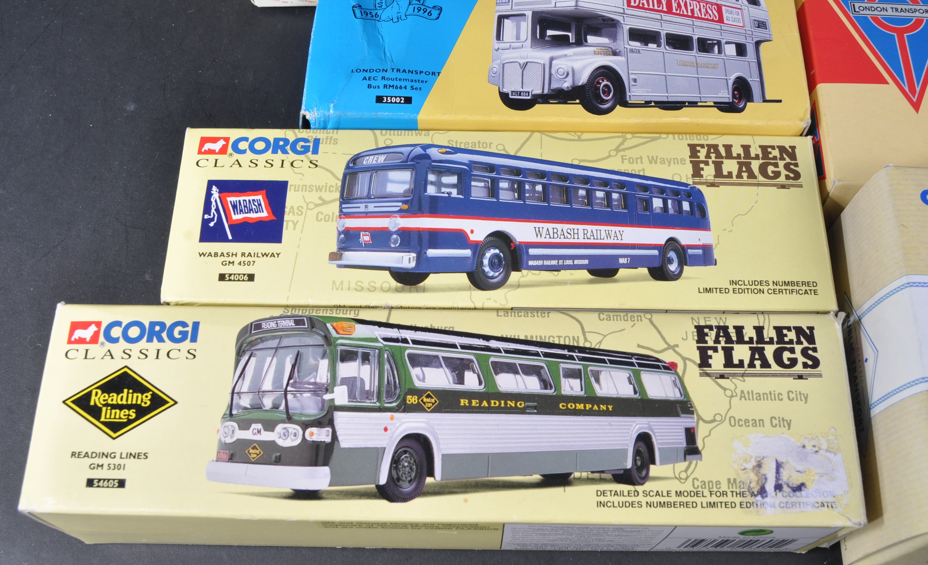 COLLECTION OF CORGI DIECAST MODEL BUSES - Image 3 of 8