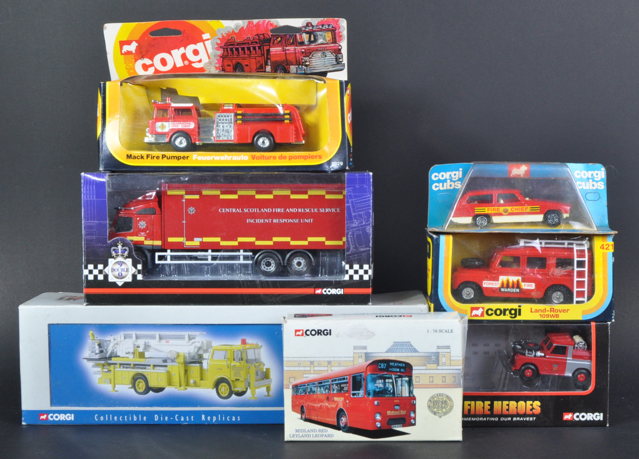 COLLECTION OF ASSORTED CORGI DIECAST MODEL VEHICLES