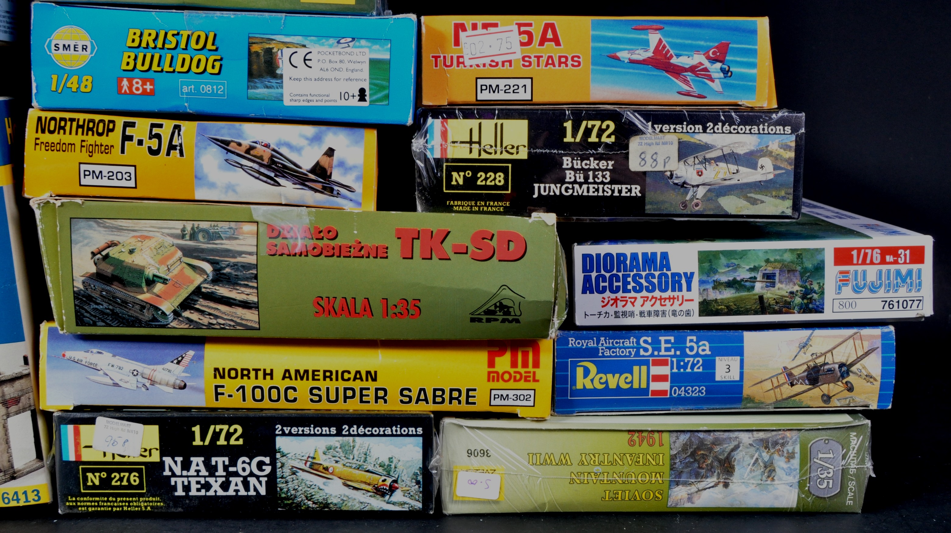 LARGE COLLECTION OF PLASTIC MODEL KITS - Image 4 of 6