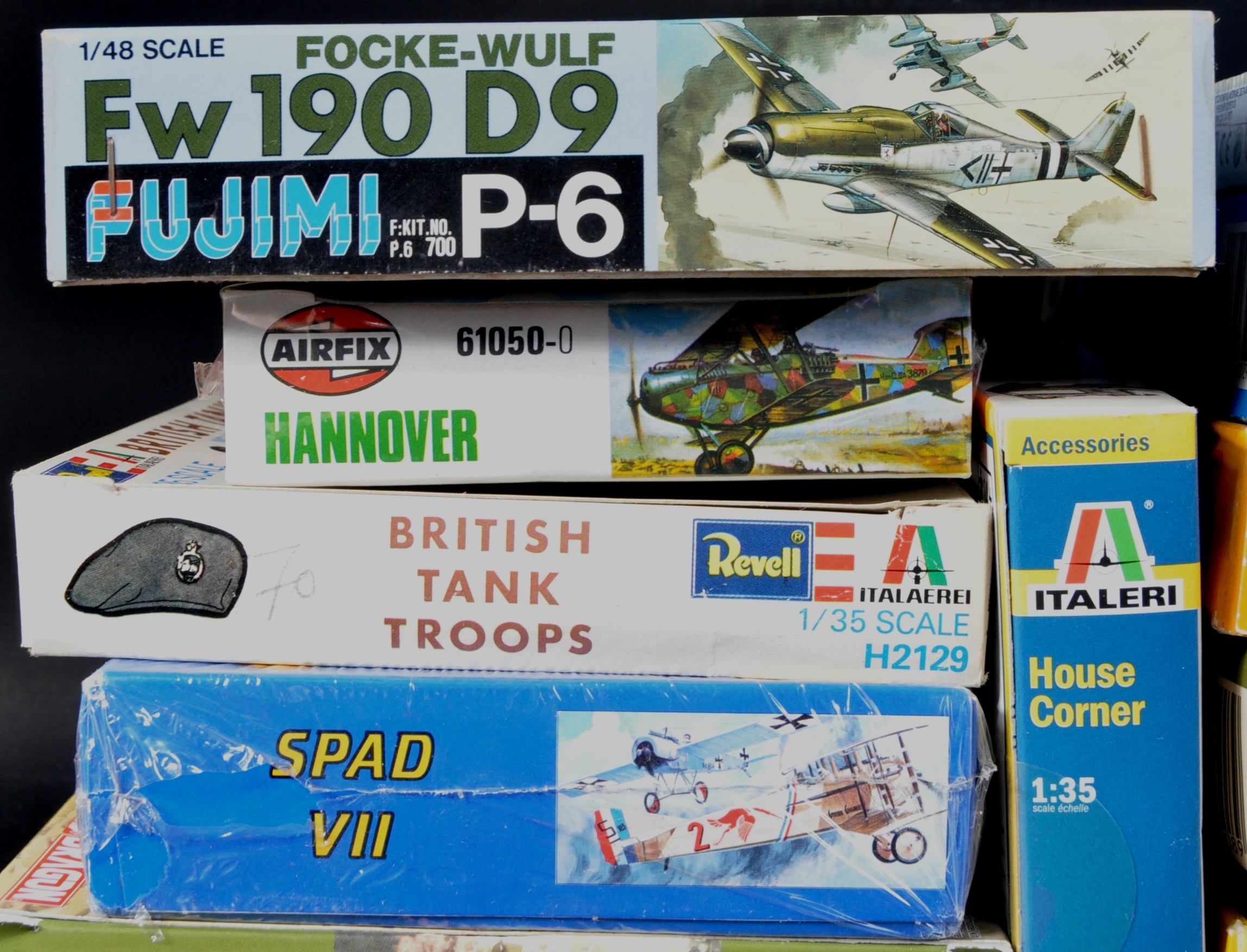 LARGE COLLECTION OF PLASTIC MODEL KITS - Image 2 of 6