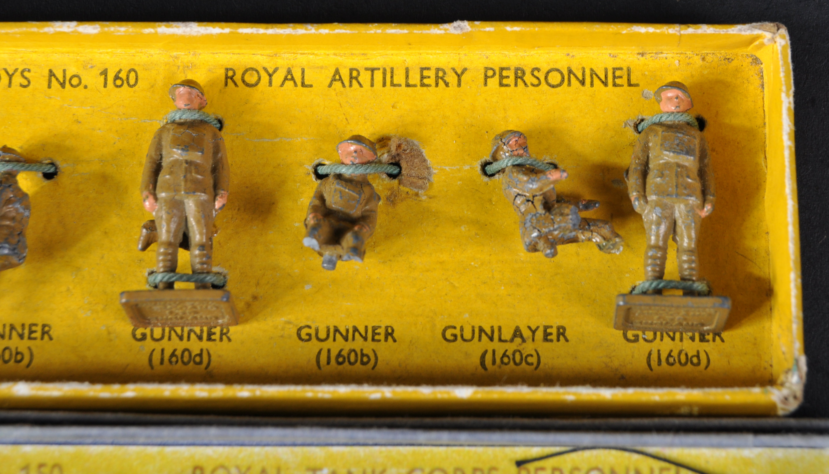 VINTAGE DINKYS TOYS DIECAST MILITARY PERSONNEL FIGURES - Image 3 of 5