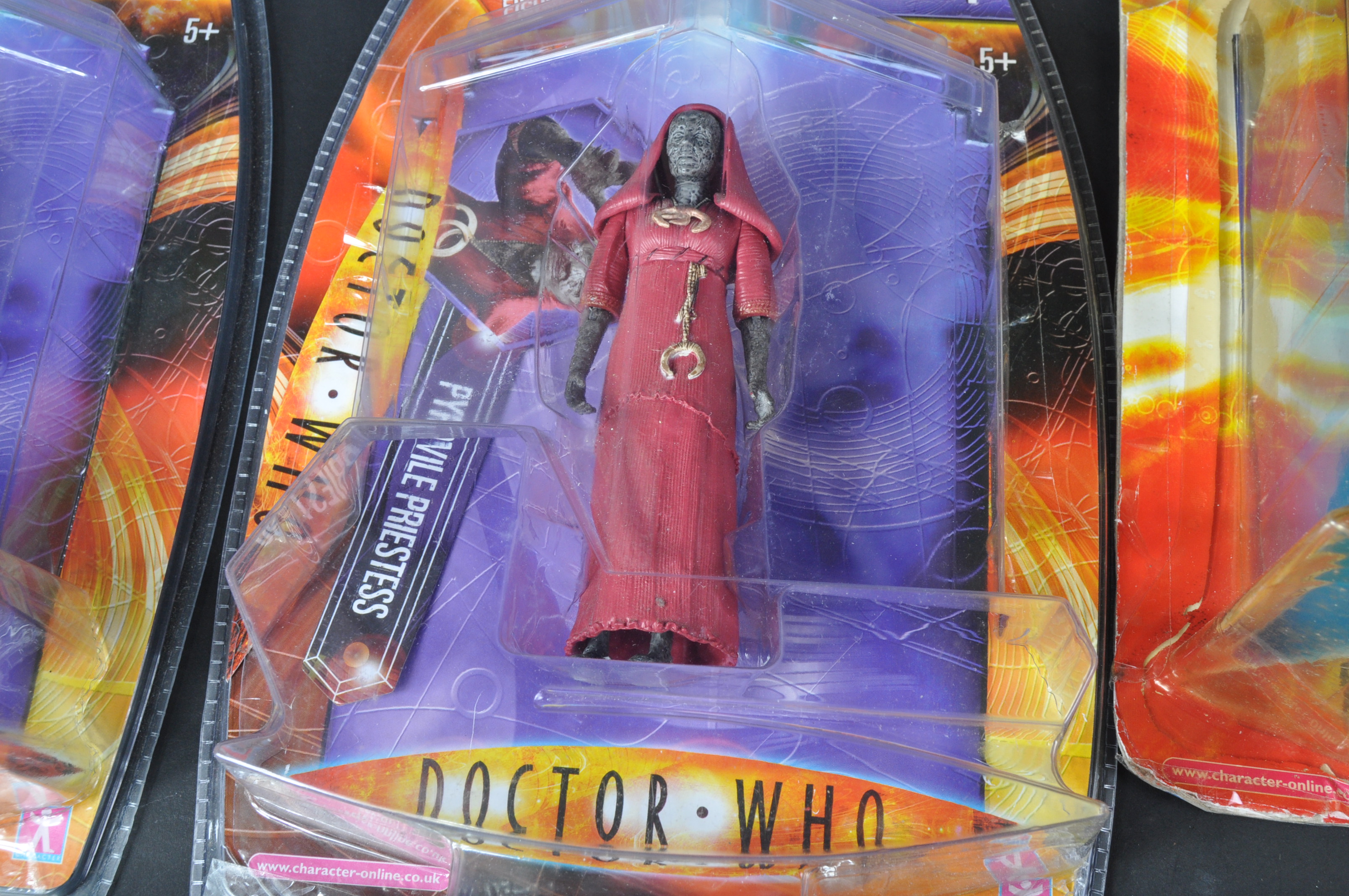 DOCTOR WHO - CHARACTER OPTIONS - CARDED ACTION FIGURES - Image 6 of 7