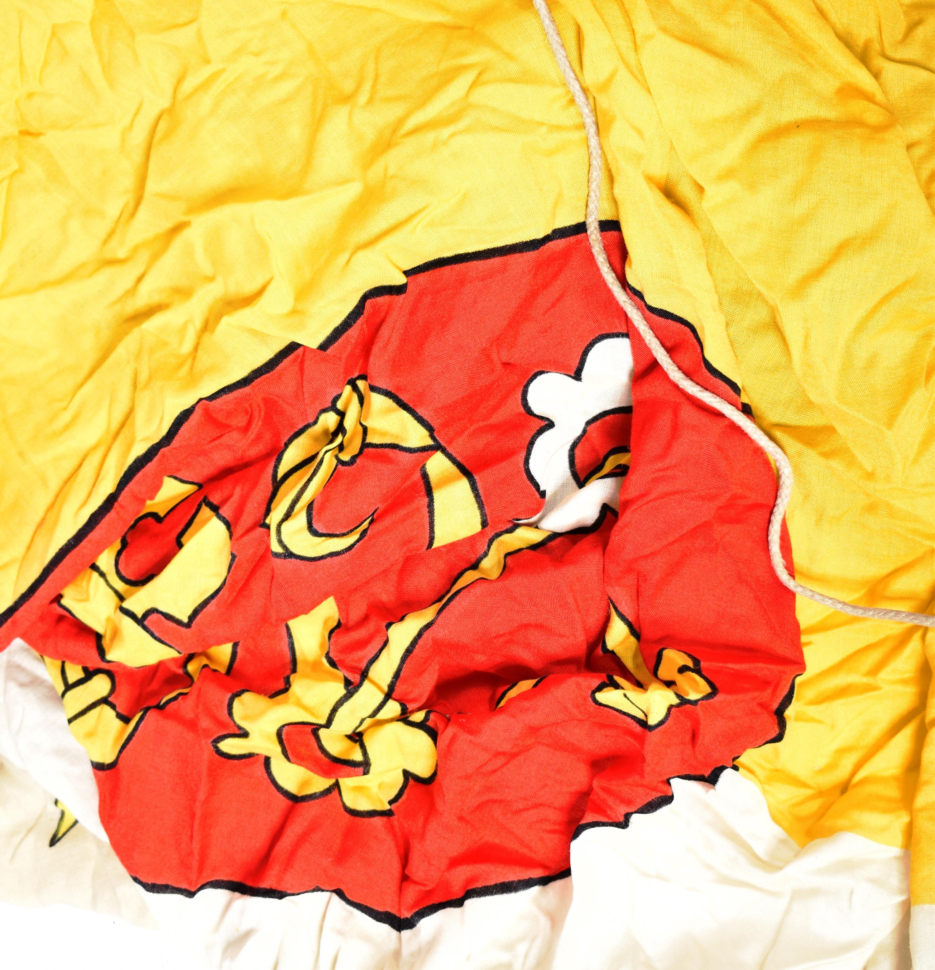 LARGE COLLECTION OF VINTAGE FLAGS AND ENSIGNS - Image 5 of 9