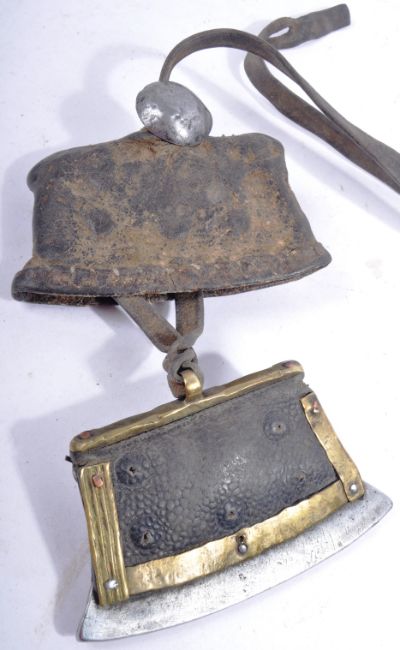 19TH CENTURY TIBETAN TINDER CUTTER'S POUCH / CHUCK MUCK - Image 3 of 4