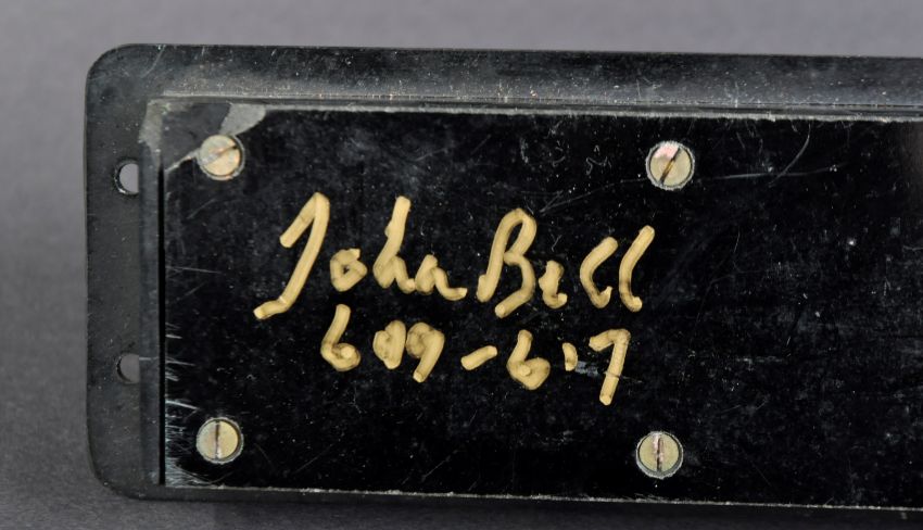 ORIGINAL WWII JOHN BELL SIGNED LANCASTER BOMBER FUSE BOX - Image 2 of 3