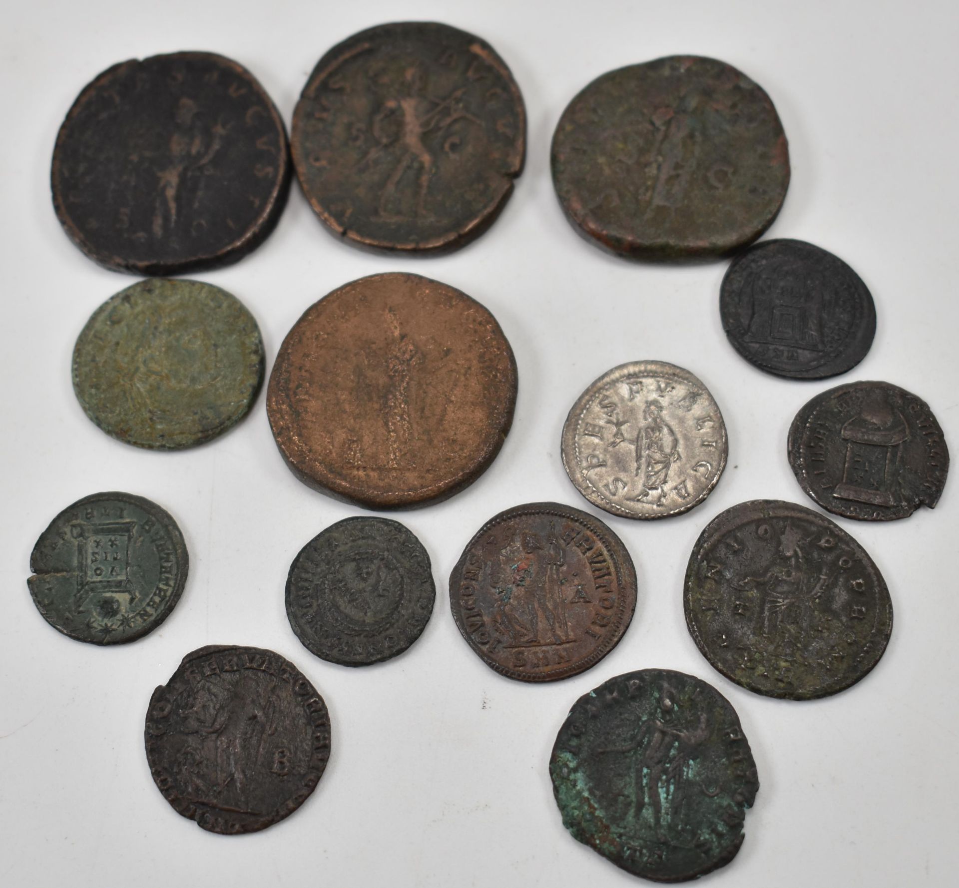 LARGE COLLECTION OF ROMAN IMPERIAL COINAGE - Image 4 of 4