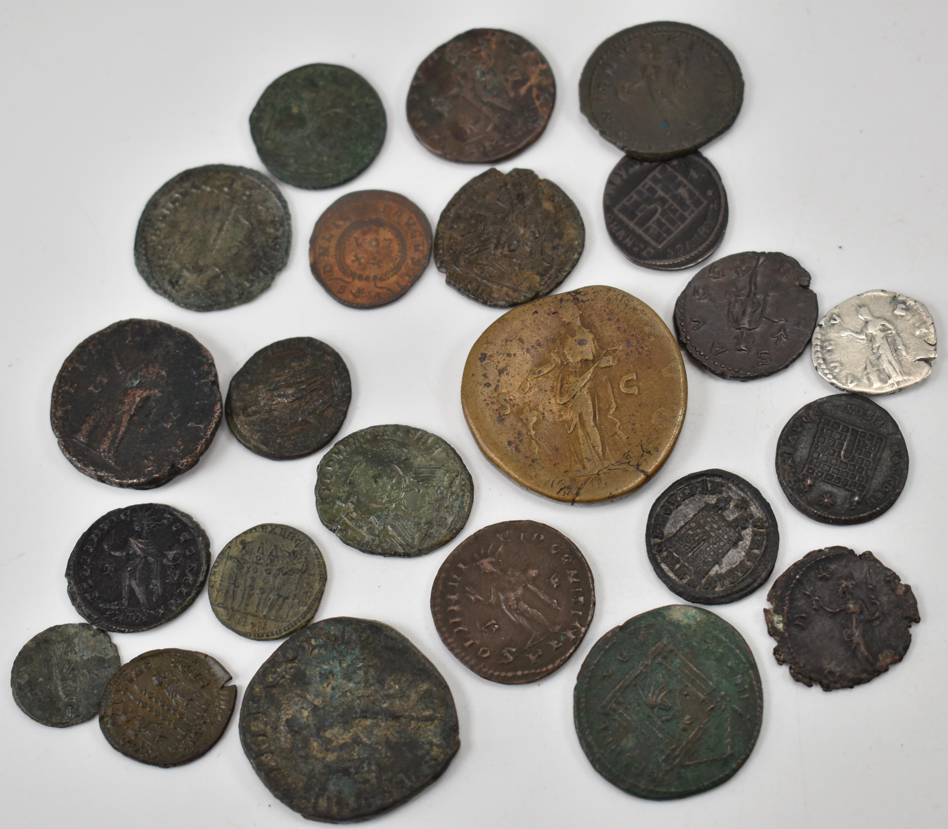 COLLECTION OF 22 ANCIENT ROMAN IMPERIAL COINS - Image 4 of 4