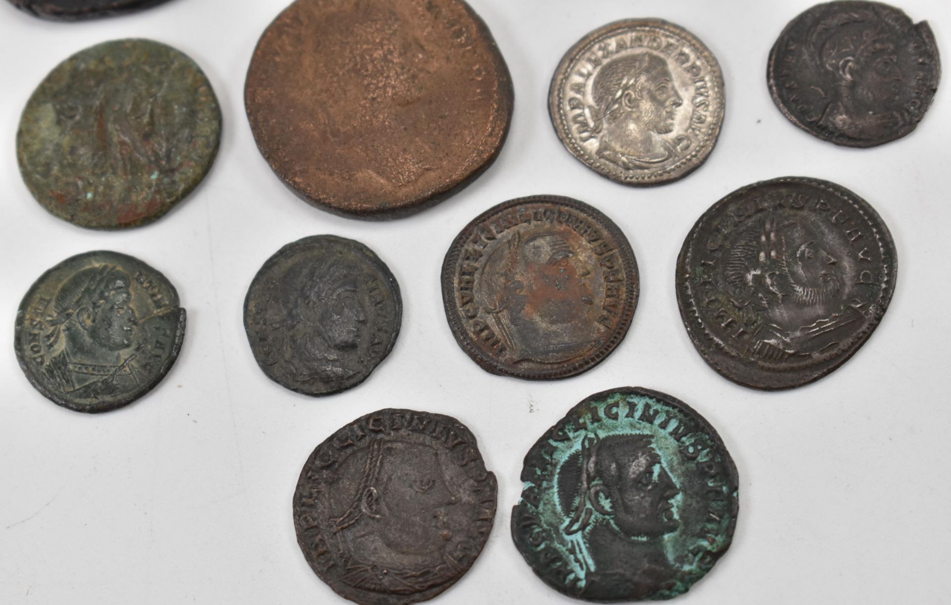 LARGE COLLECTION OF ROMAN IMPERIAL COINAGE - Image 3 of 4