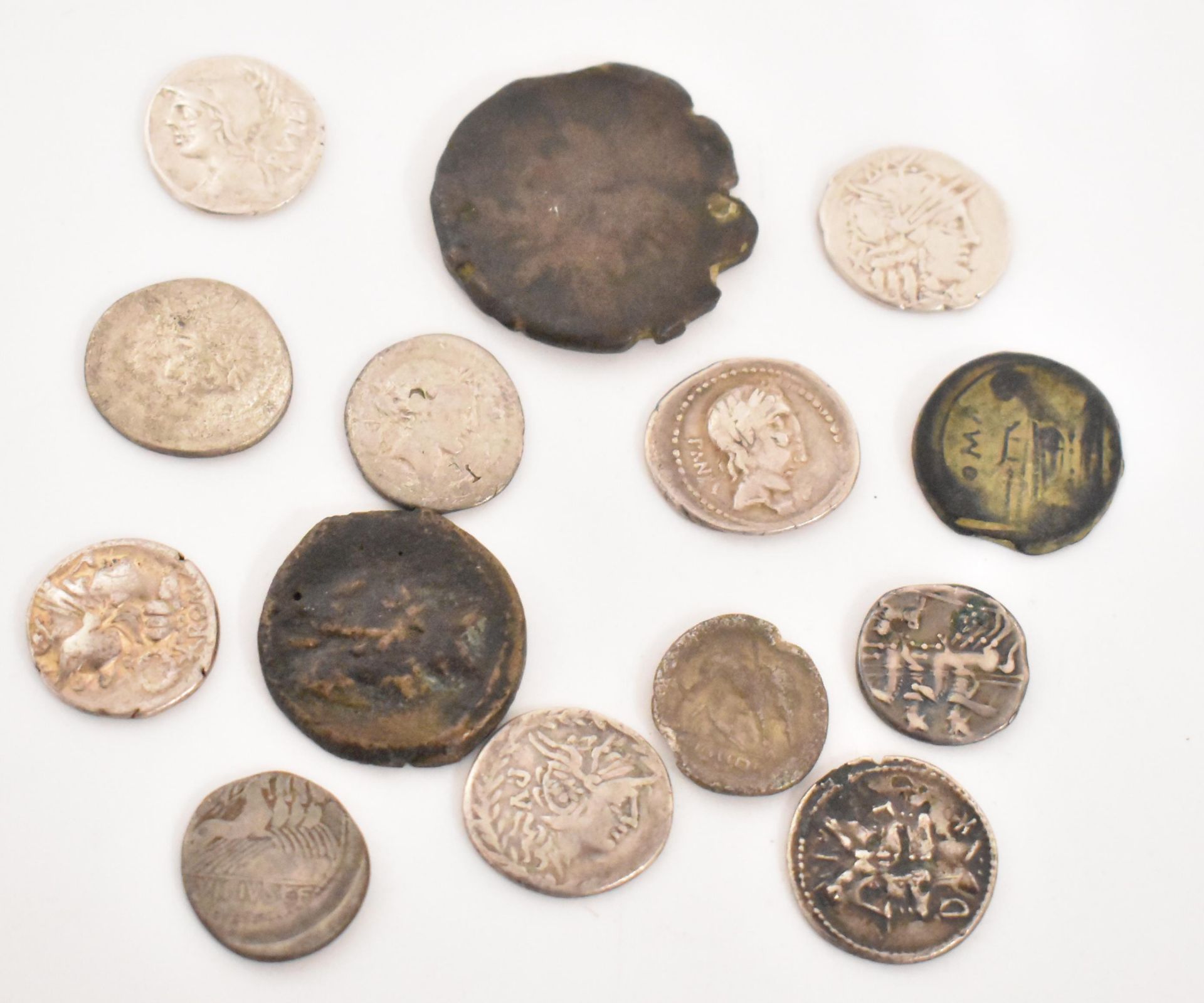 COLLECTION OF 13 ANCIENT ROMAN REPUBLIC SILVER AND OTHER COINS - Image 4 of 4