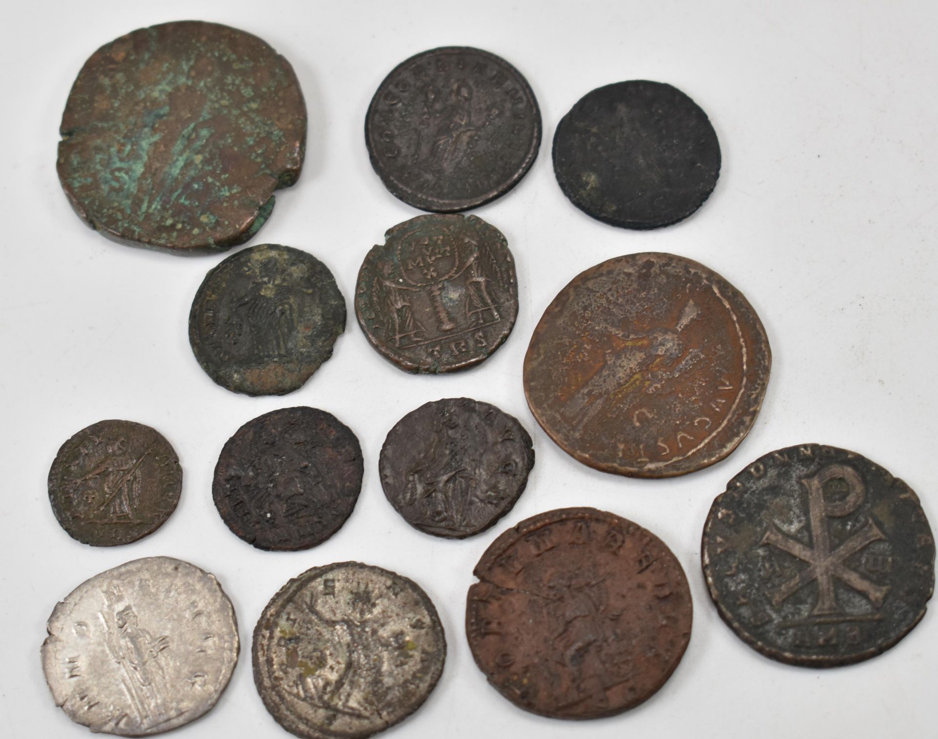 COLLECTION OF 12 ROMAN IMPERIAL COINS - Image 4 of 4