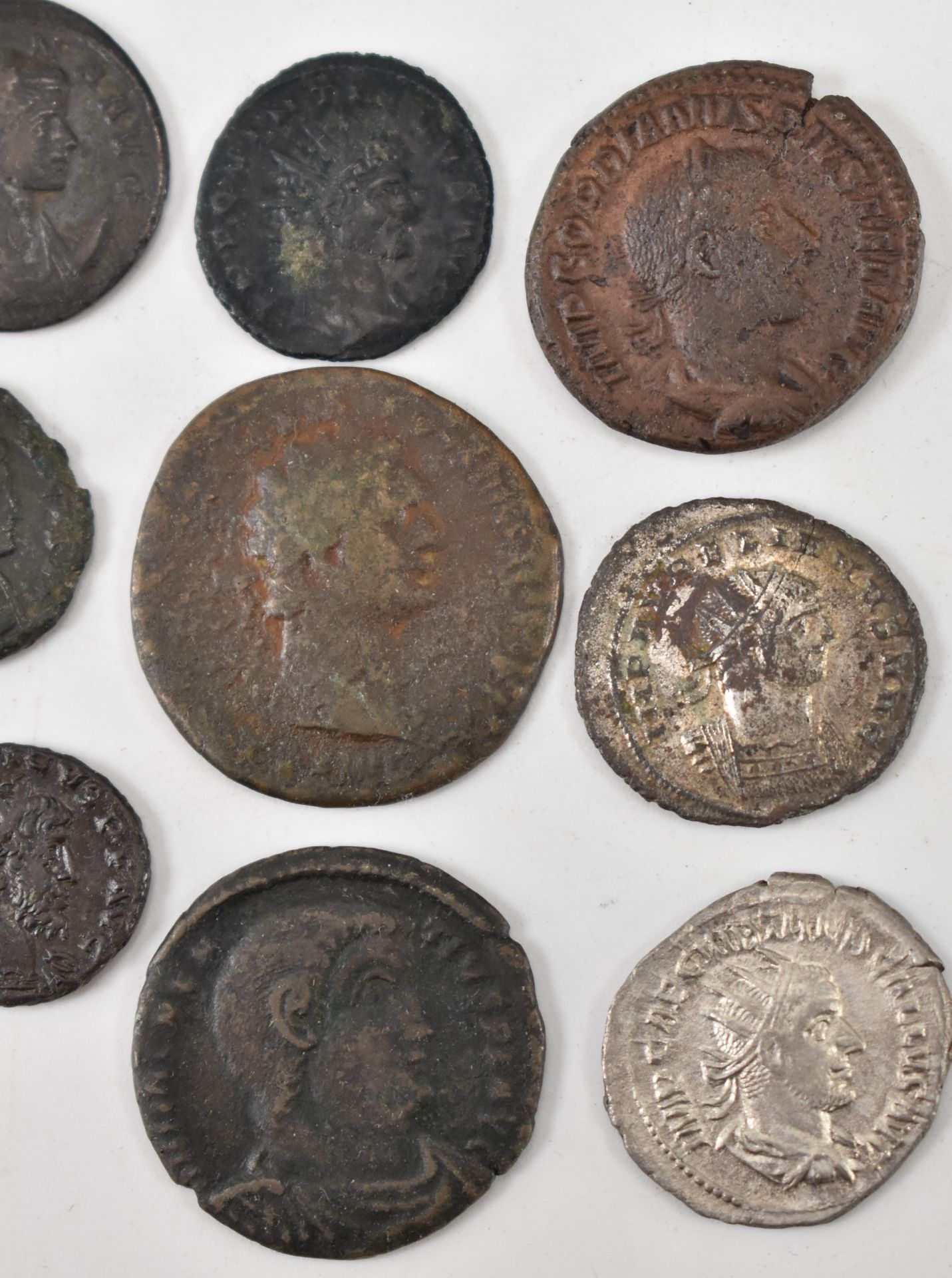 COLLECTION OF 12 ROMAN IMPERIAL COINS - Image 3 of 4